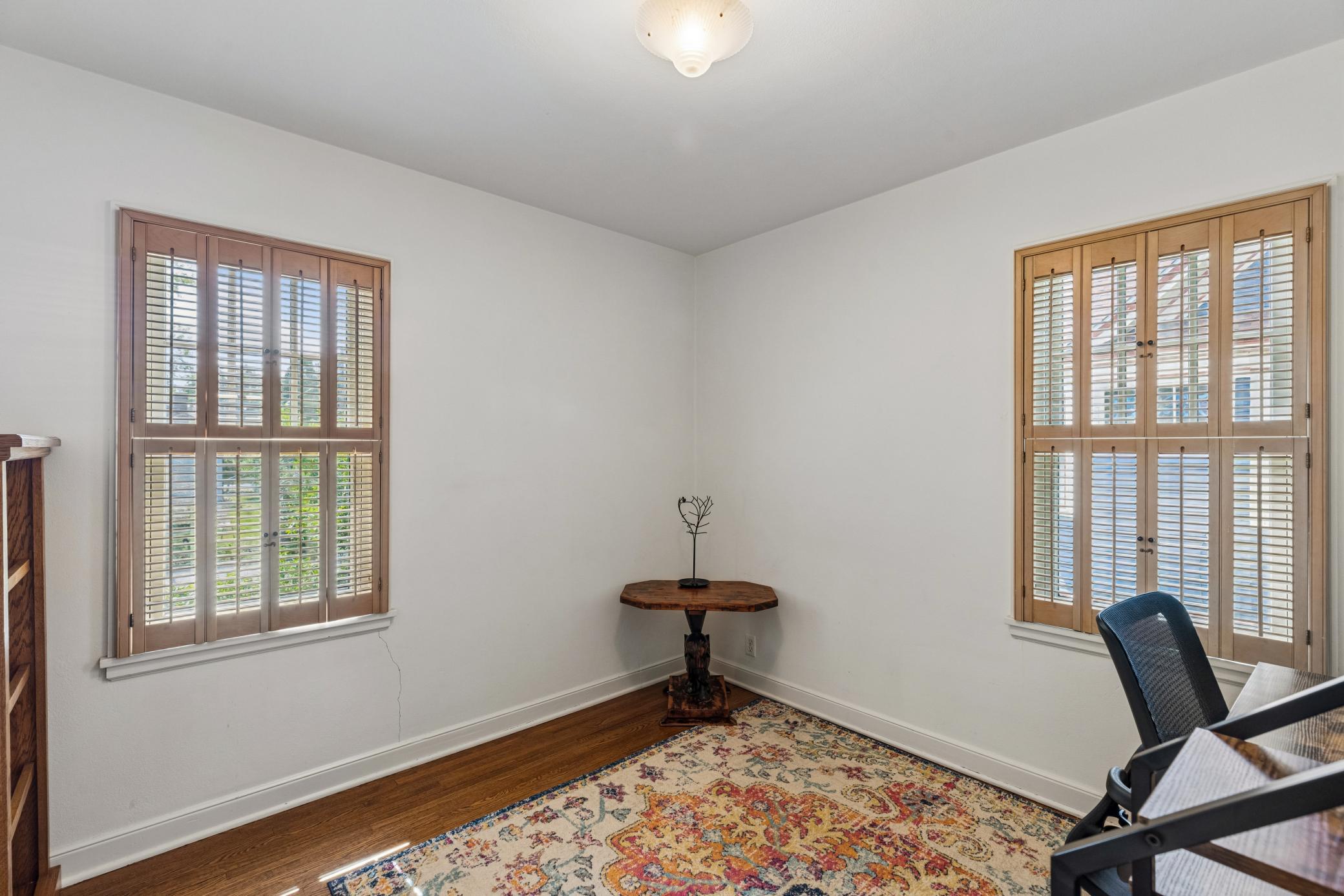 1197 Como Boulevard W