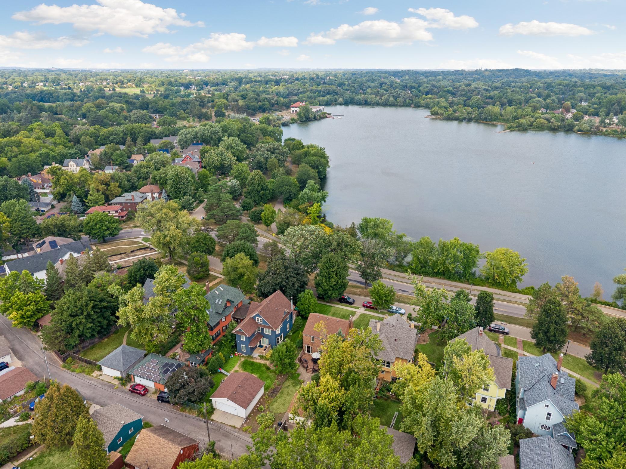 1197 Como Boulevard W