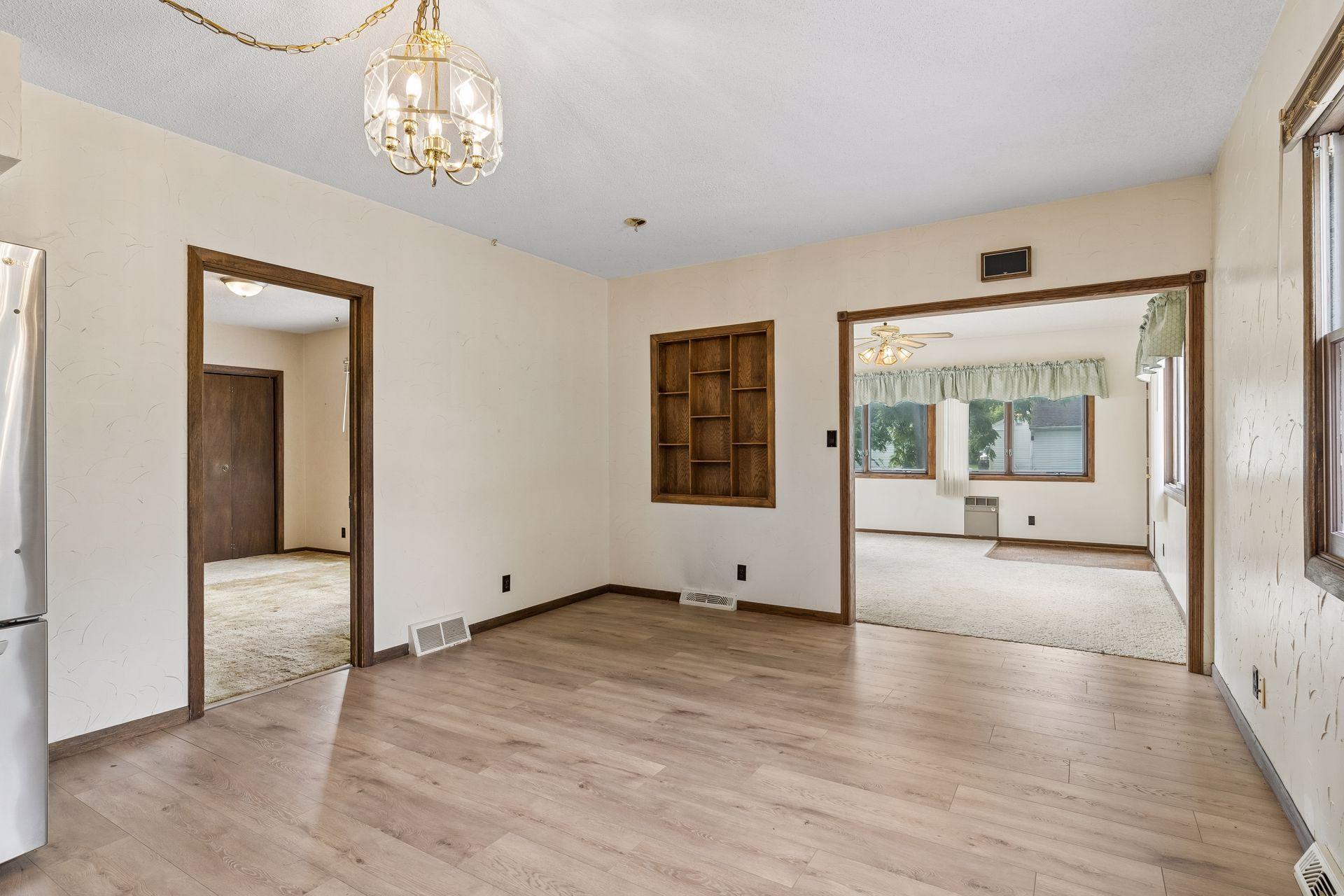 96 Orange Avenue W