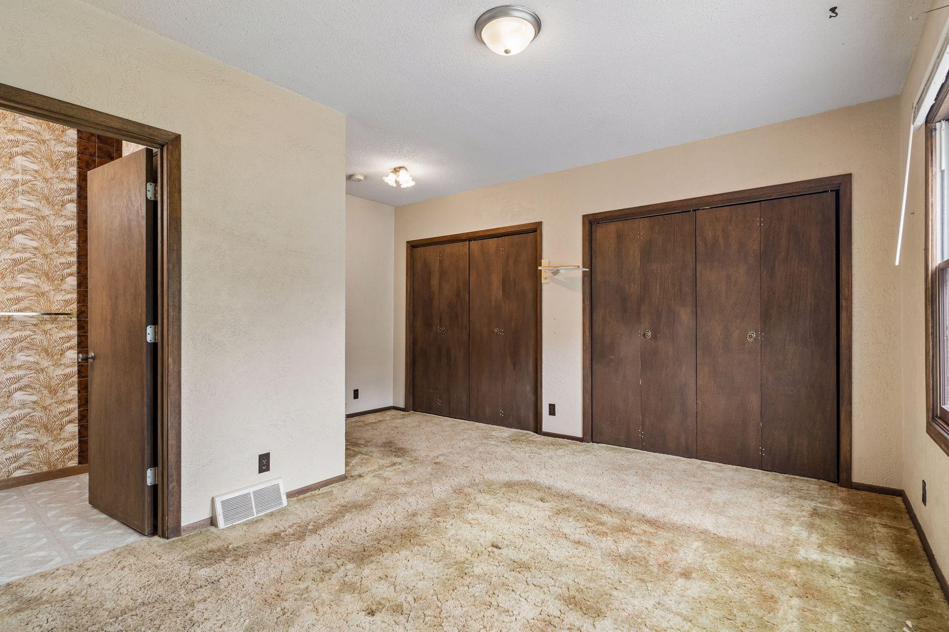 96 Orange Avenue W