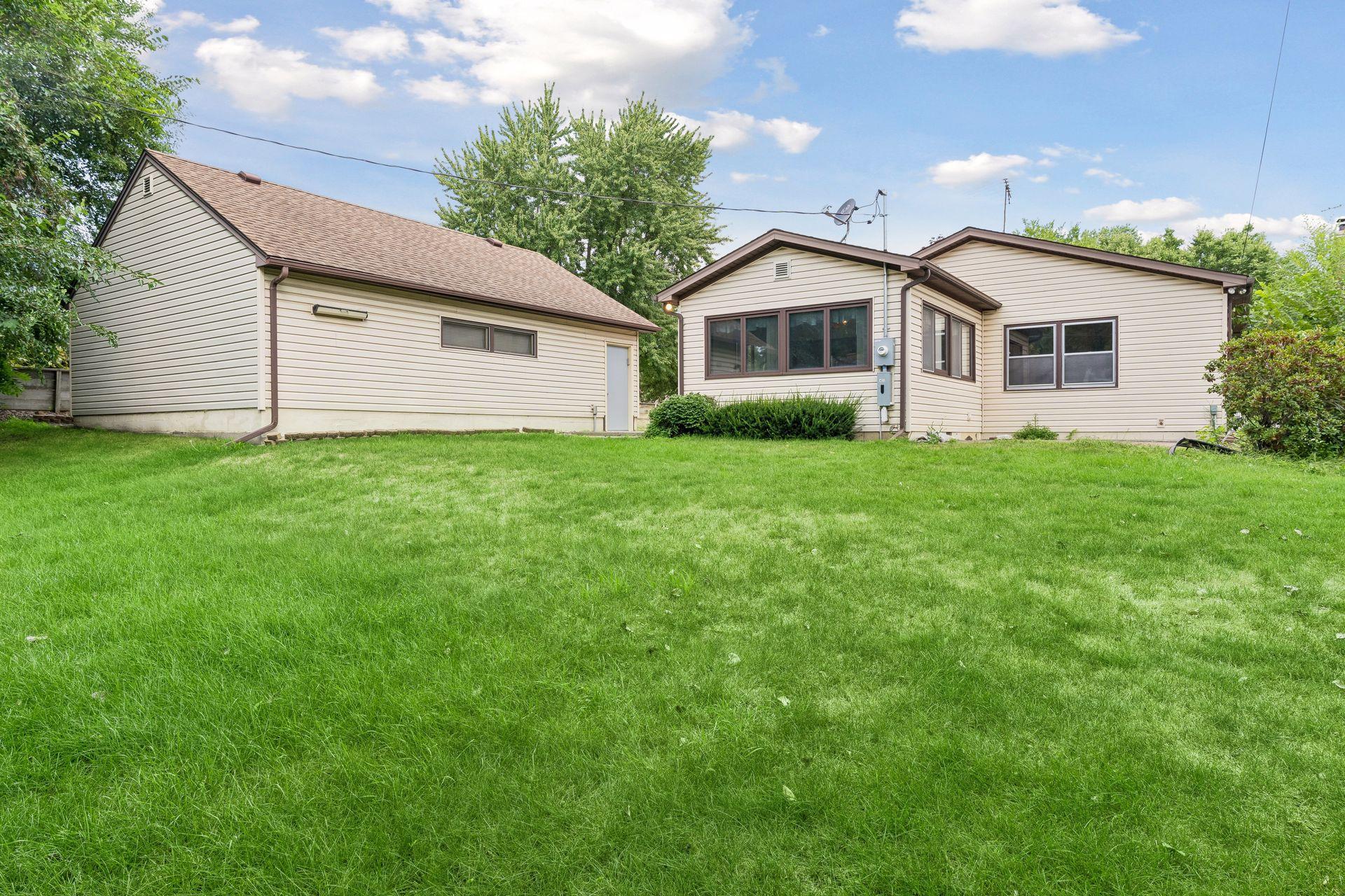 96 Orange Avenue W