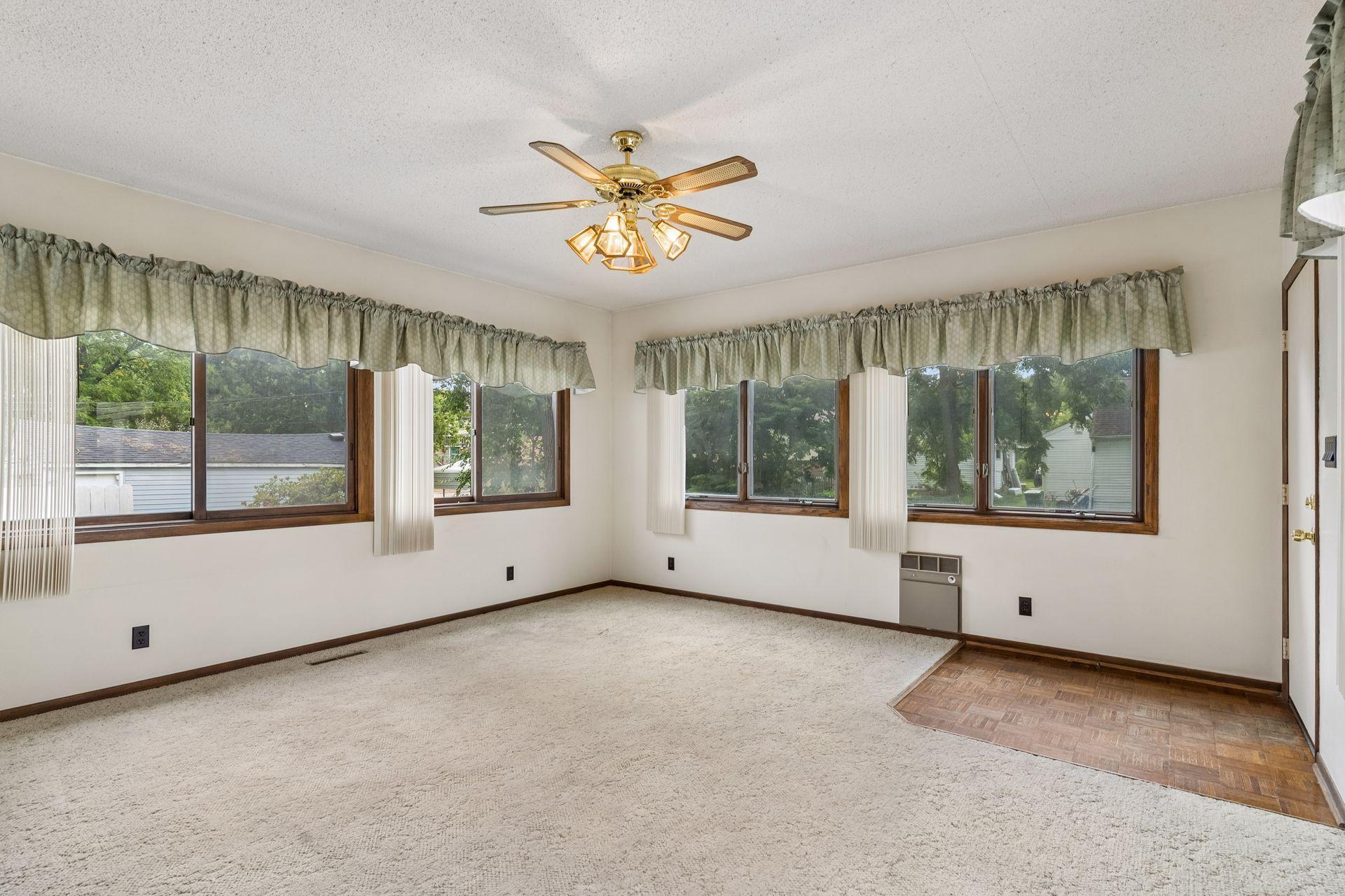 96 Orange Avenue W