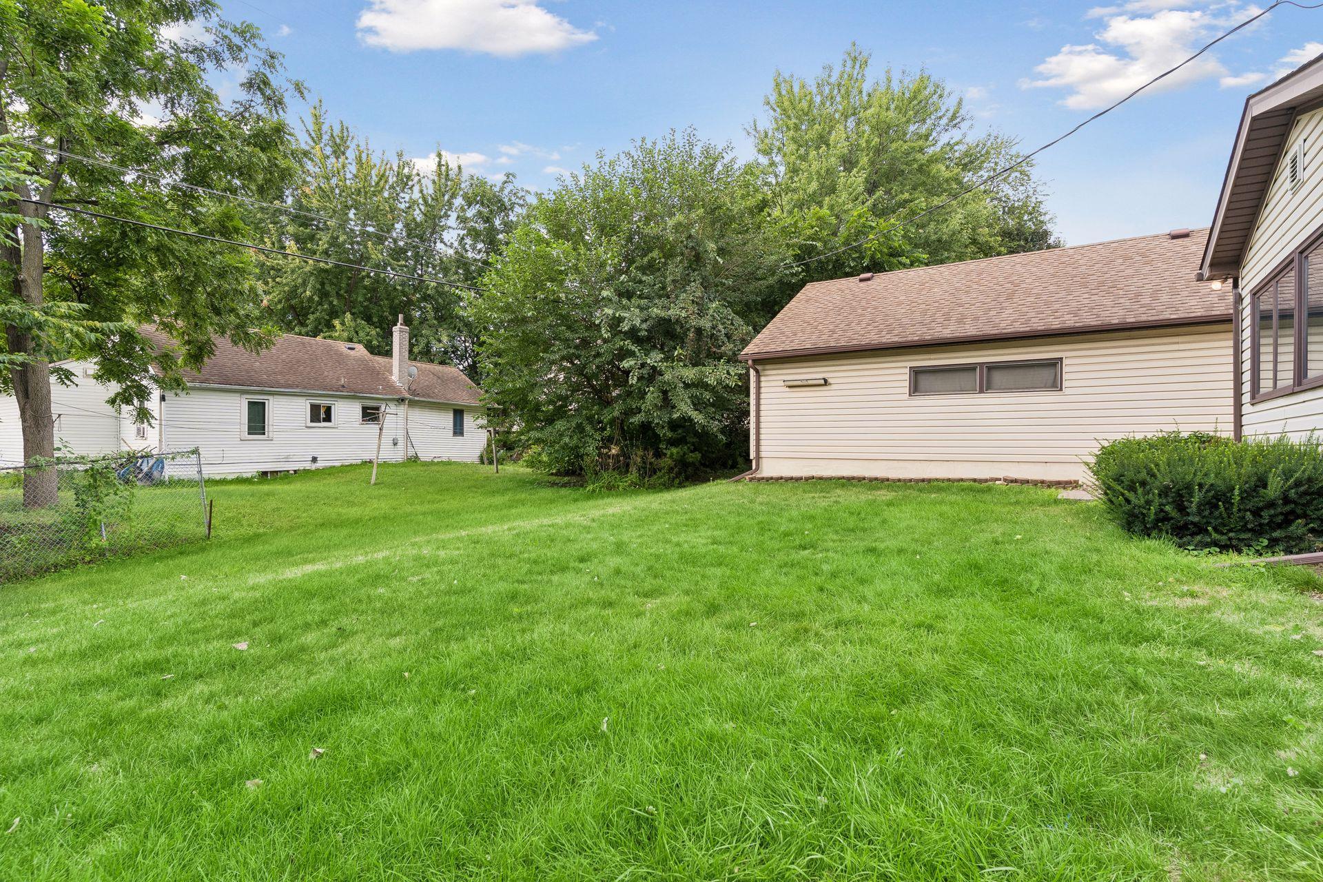 96 Orange Avenue W