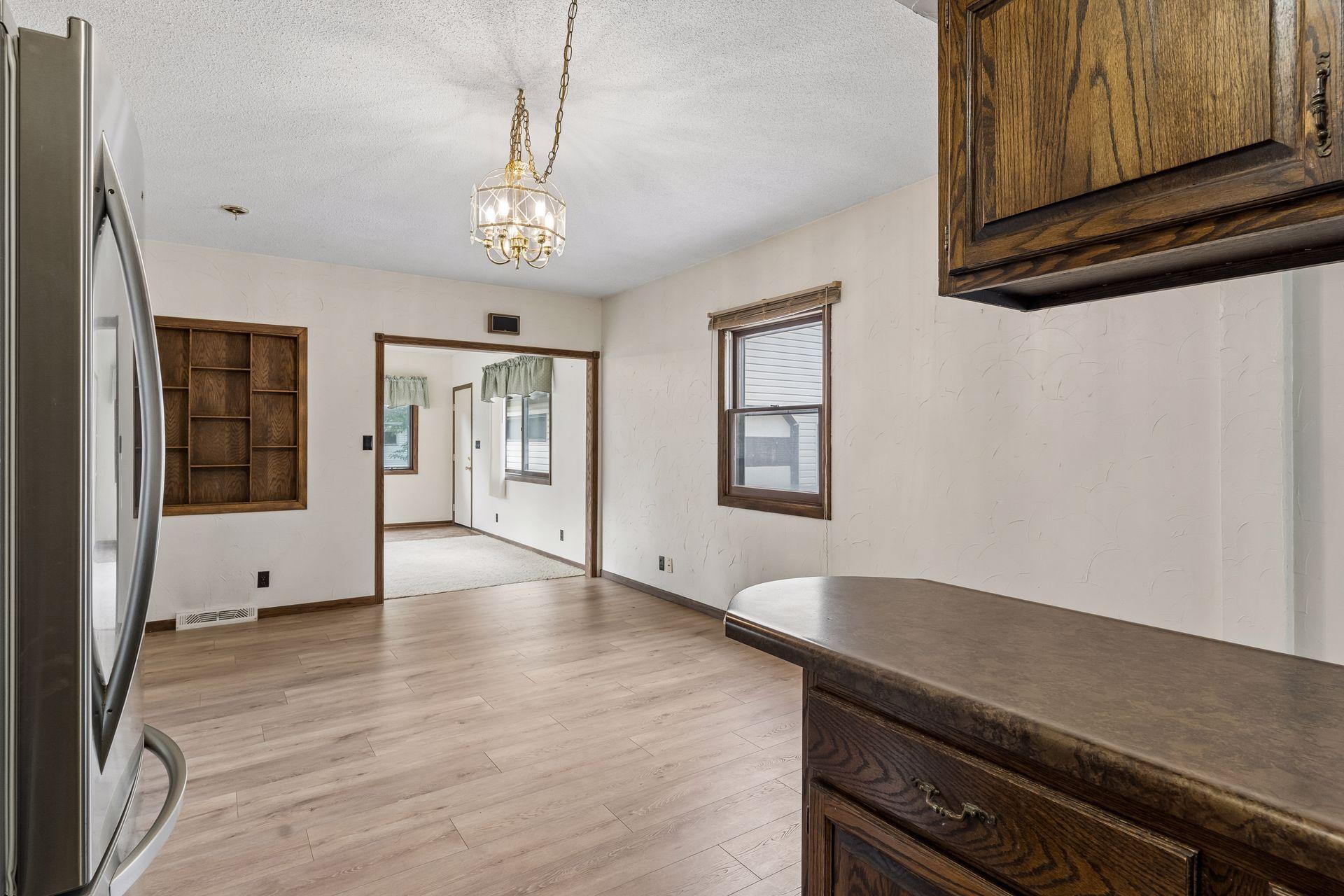 96 Orange Avenue W