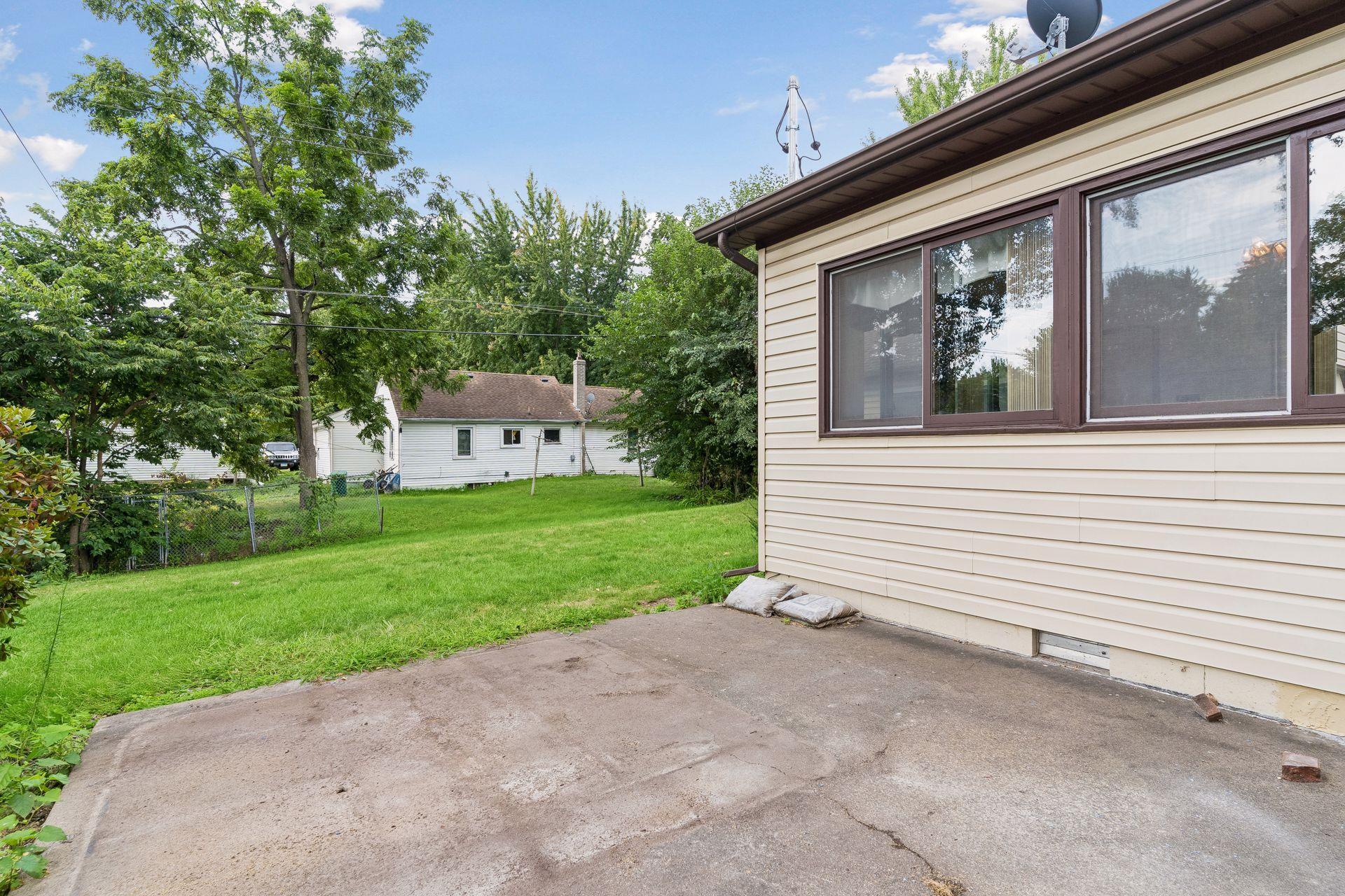 96 Orange Avenue W