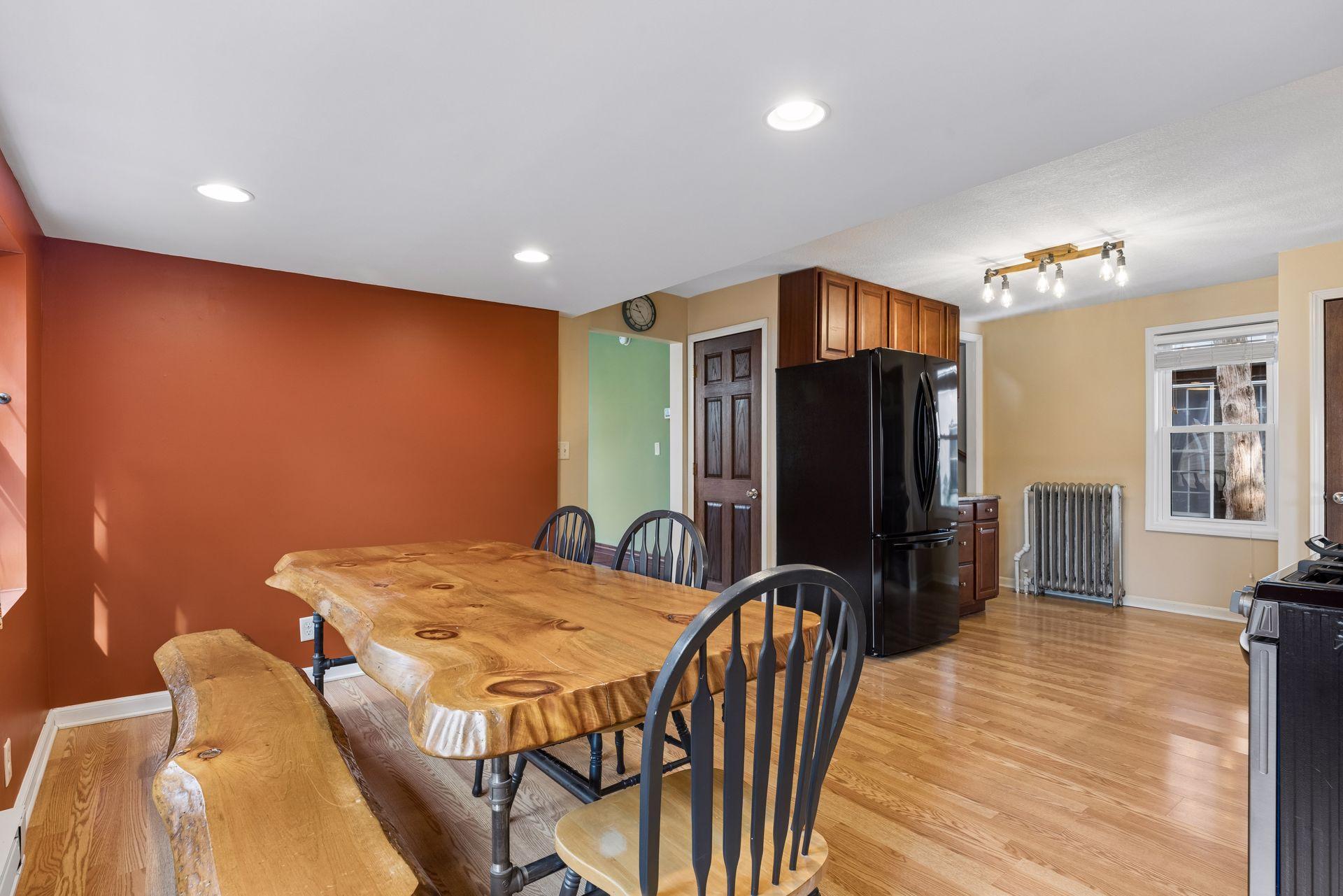 420 Daly Street