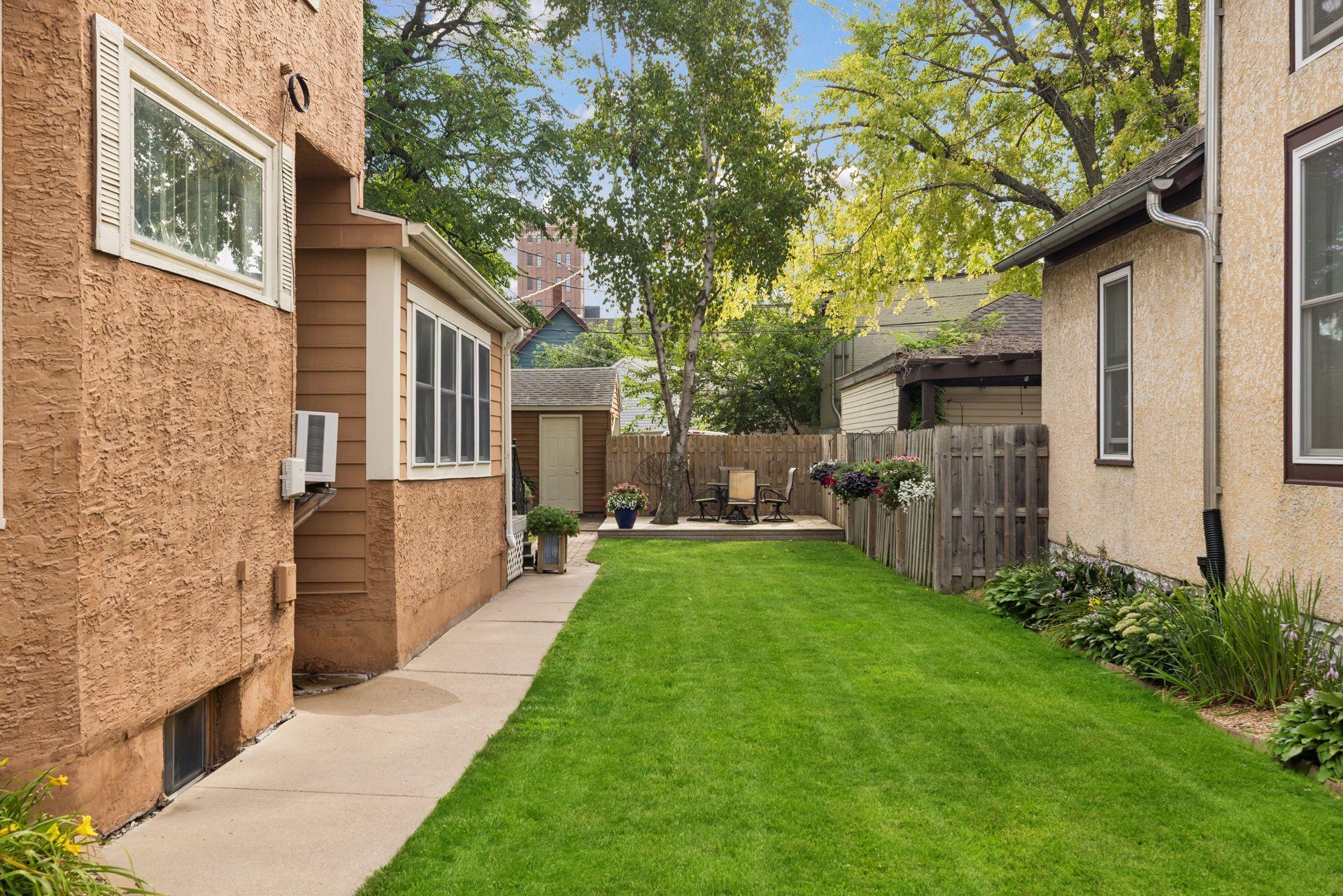 420 Daly Street