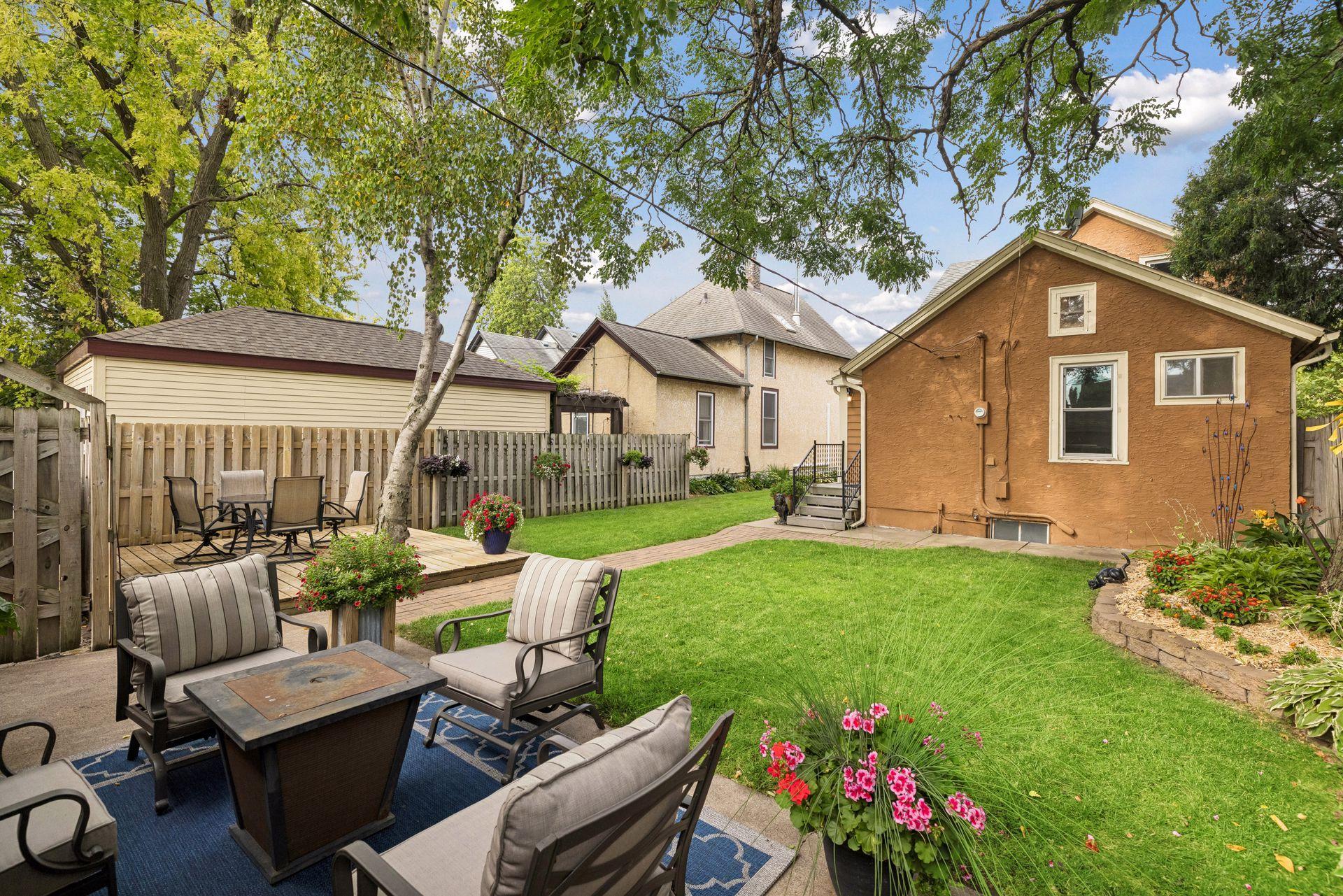 420 Daly Street