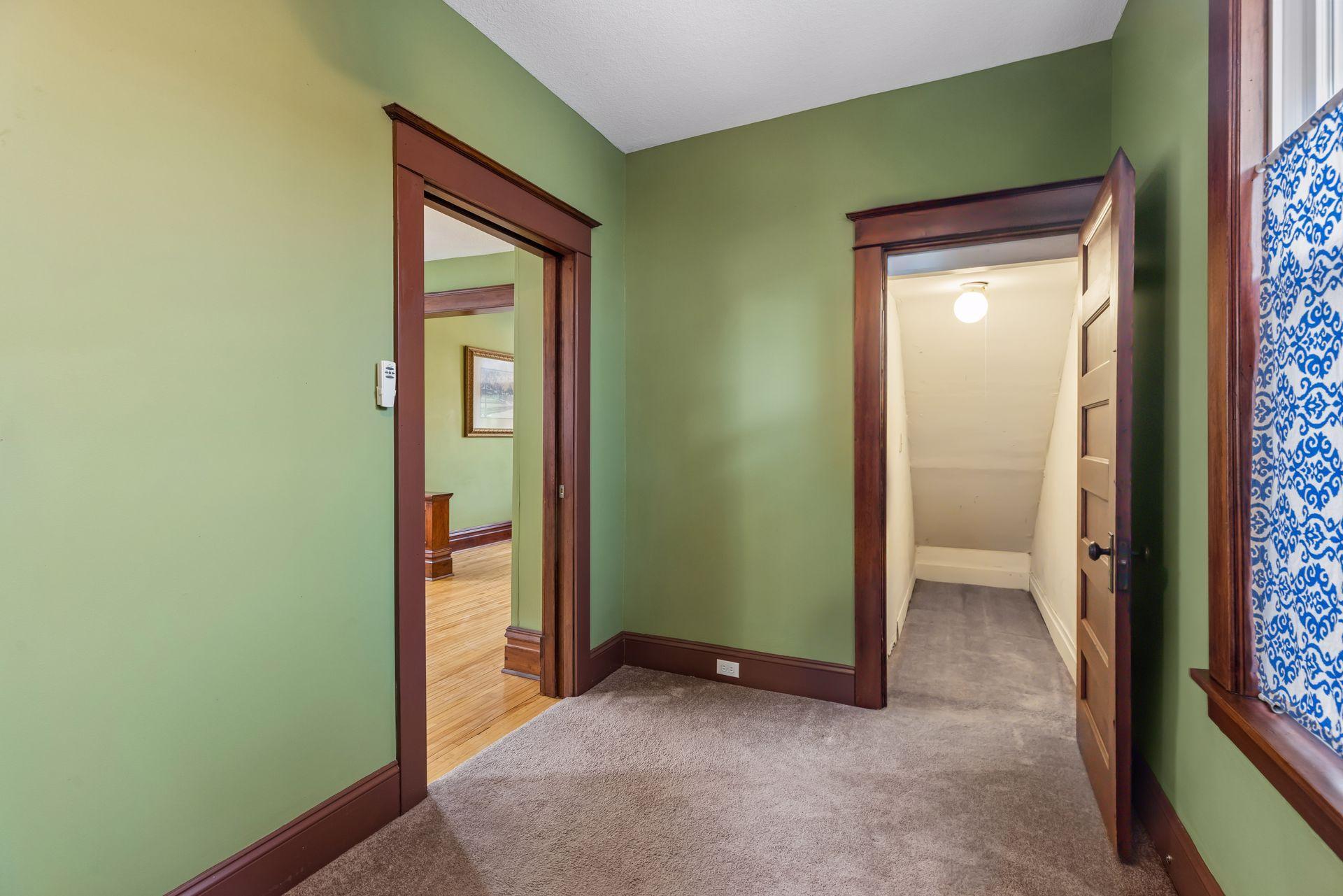 420 Daly Street