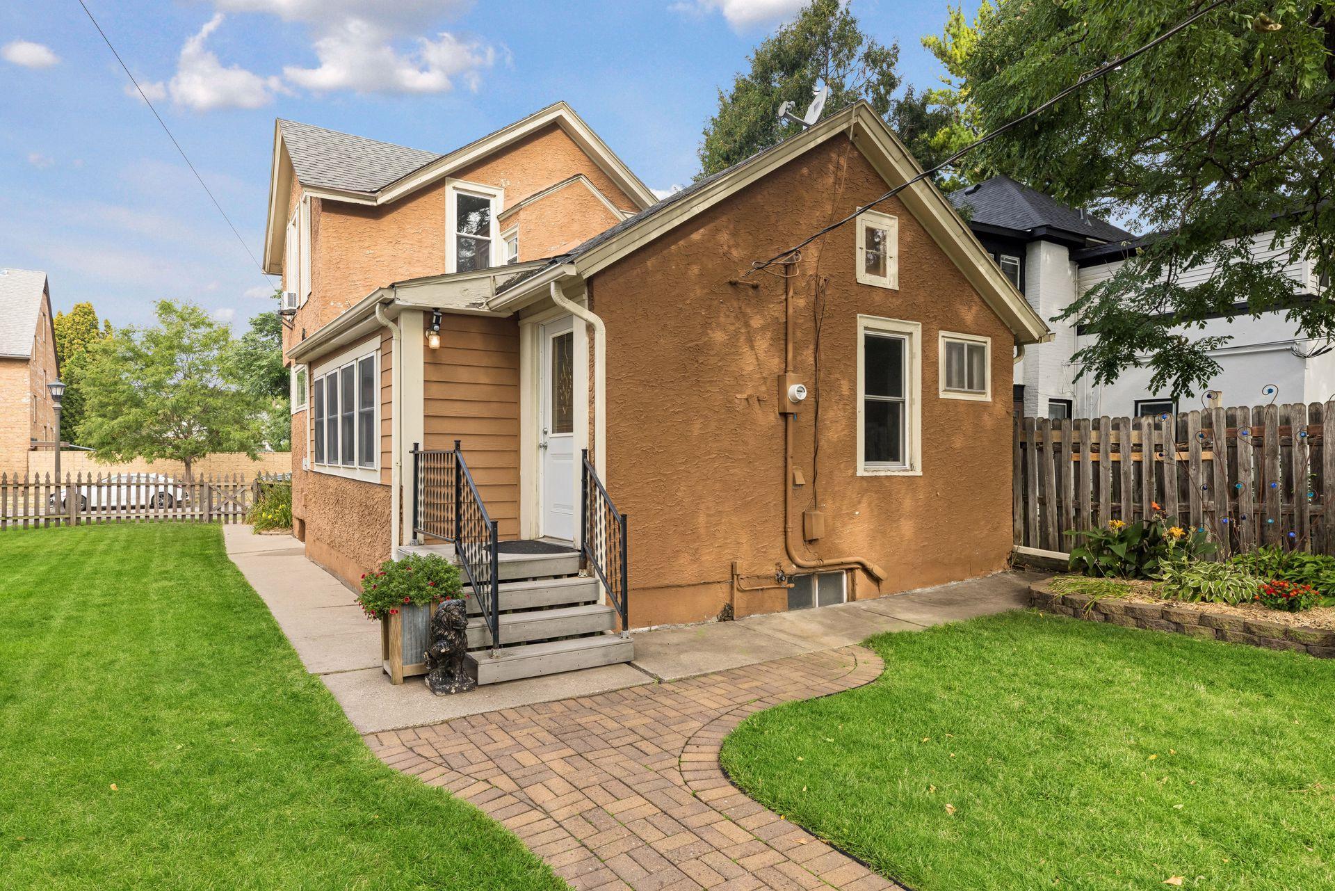 420 Daly Street