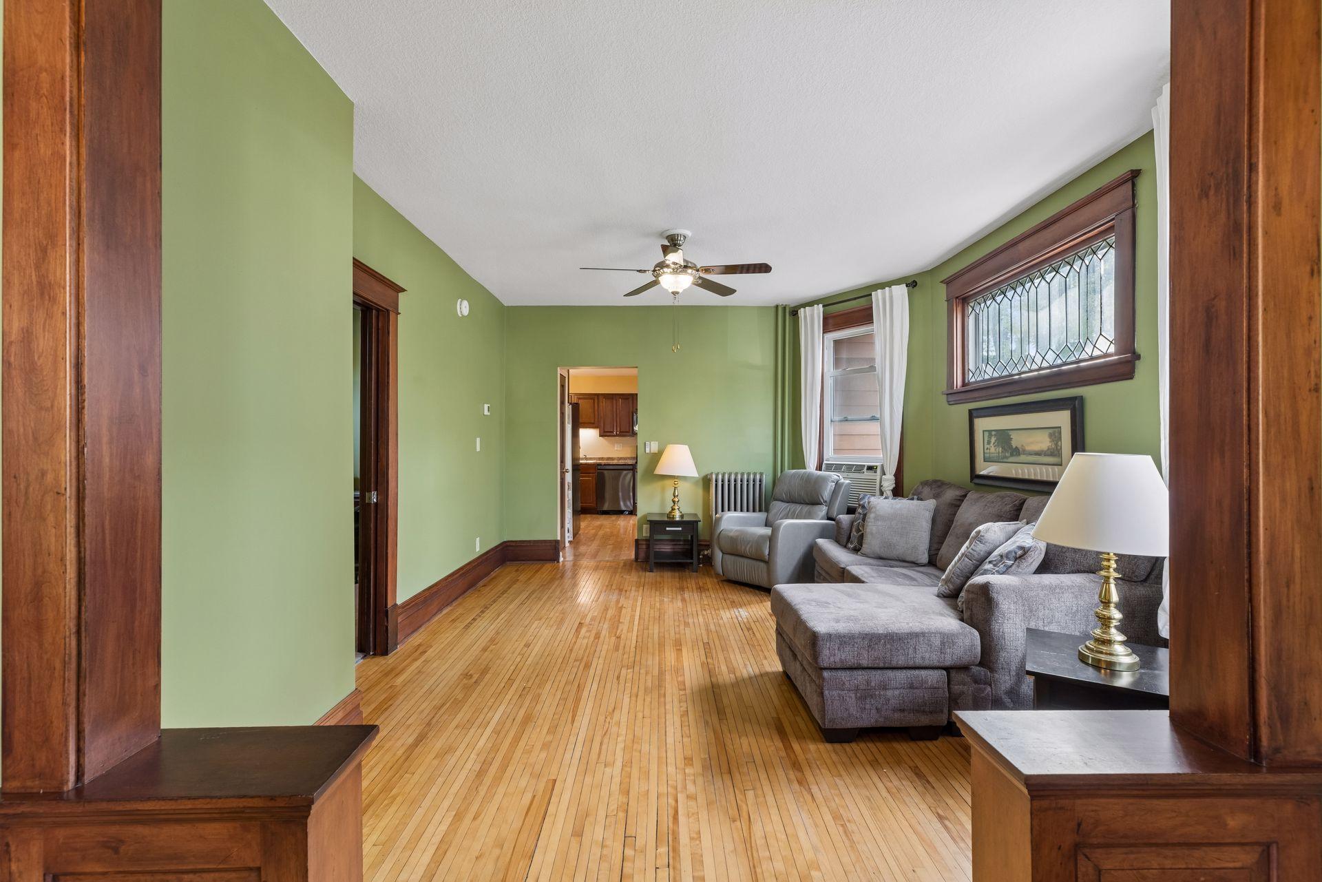 420 Daly Street