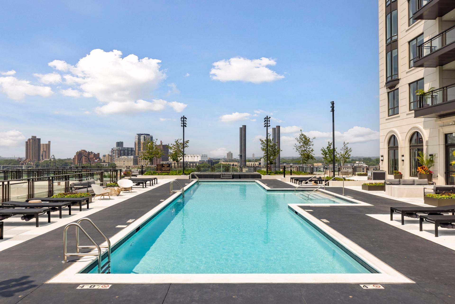 1111 W River Parkway Unit: 15E