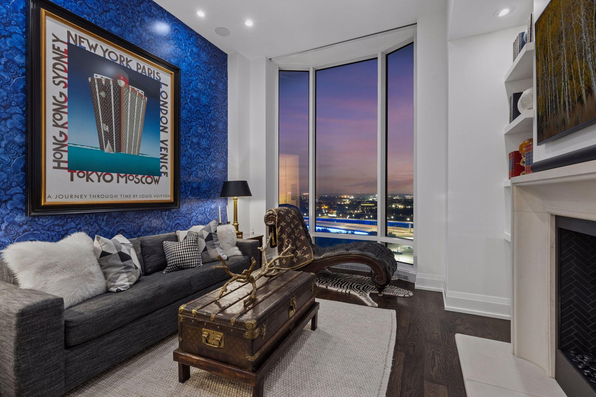1111 W River Parkway Unit: 15E