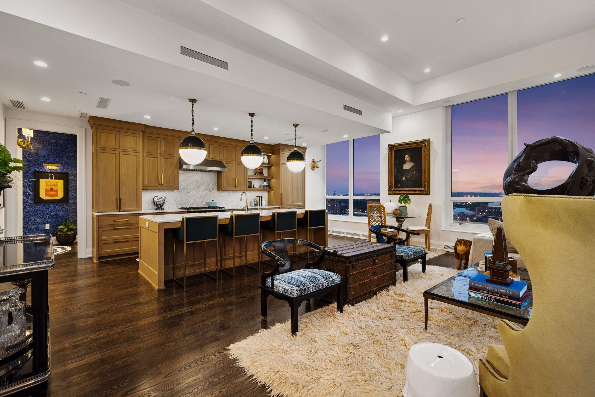 1111 W River Parkway Unit: 15E