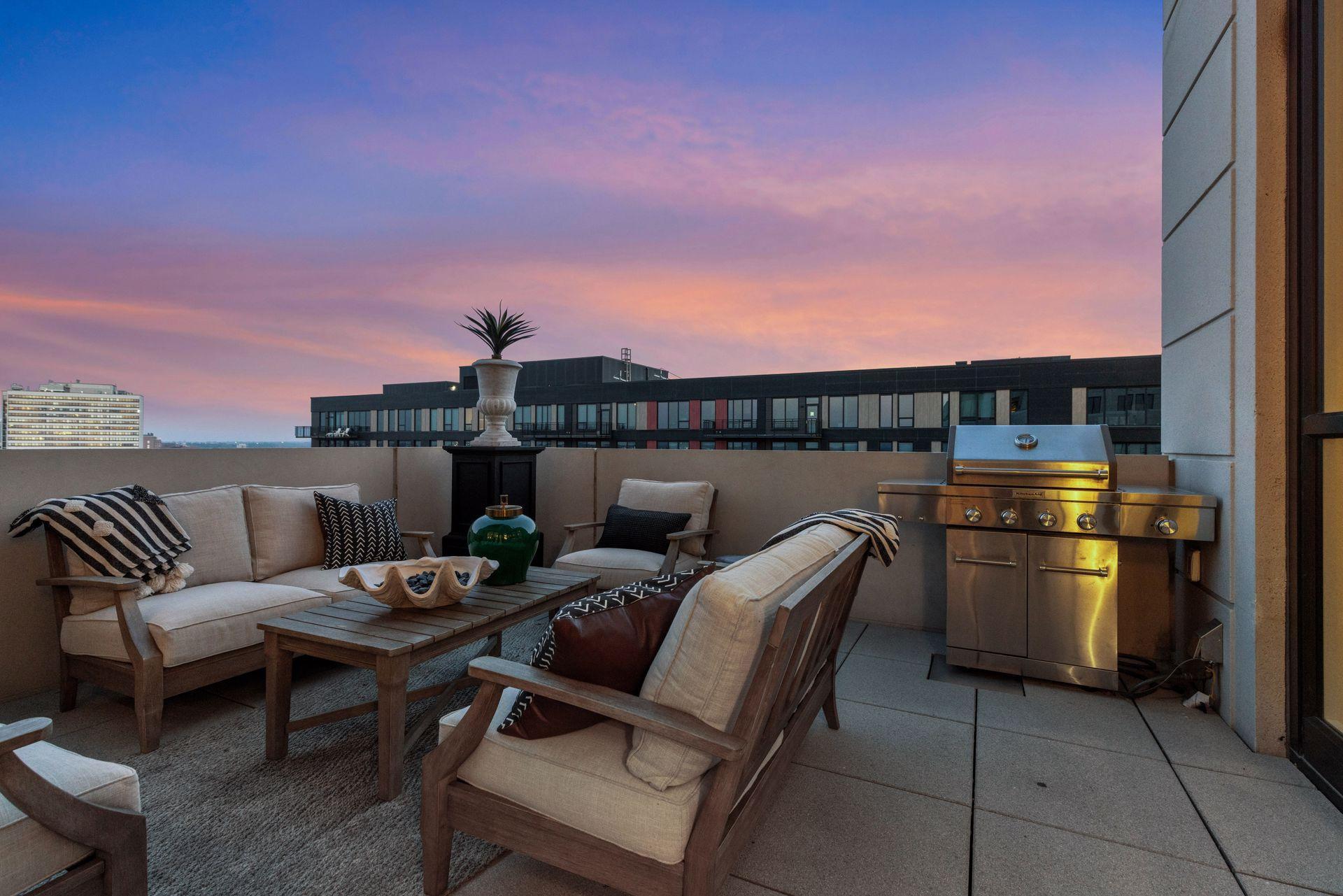 1111 W River Parkway Unit: 15E
