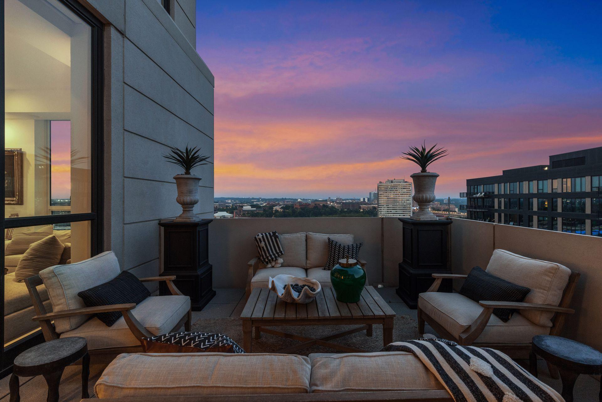 1111 W River Parkway Unit: 15E