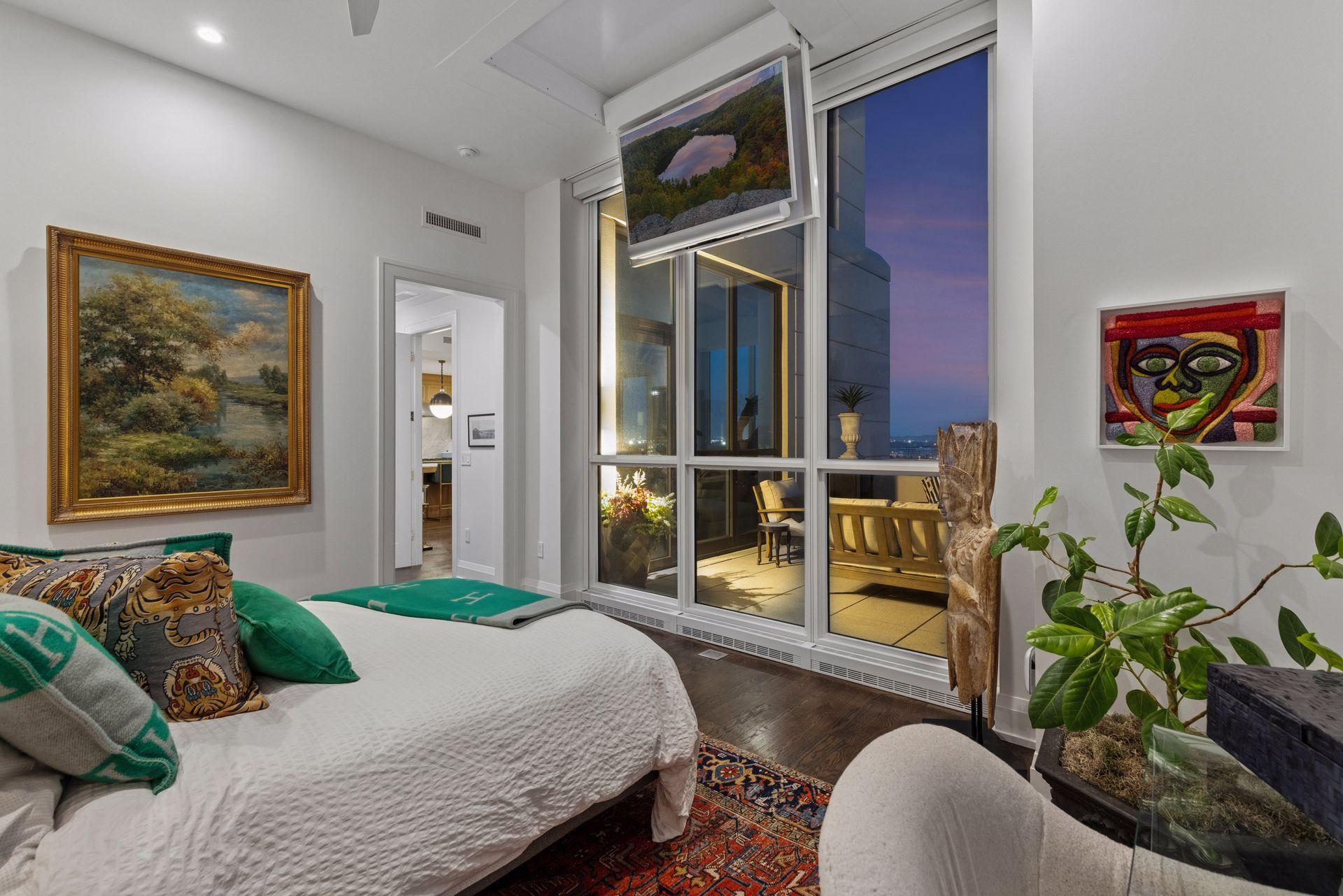 1111 W River Parkway Unit: 15E