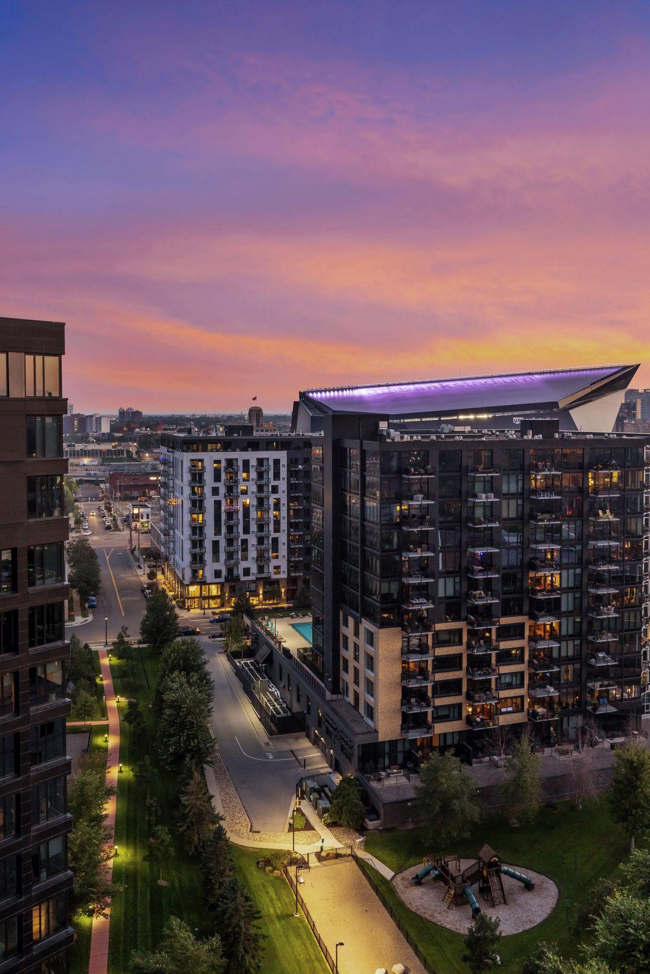 1111 W River Parkway Unit: 15E