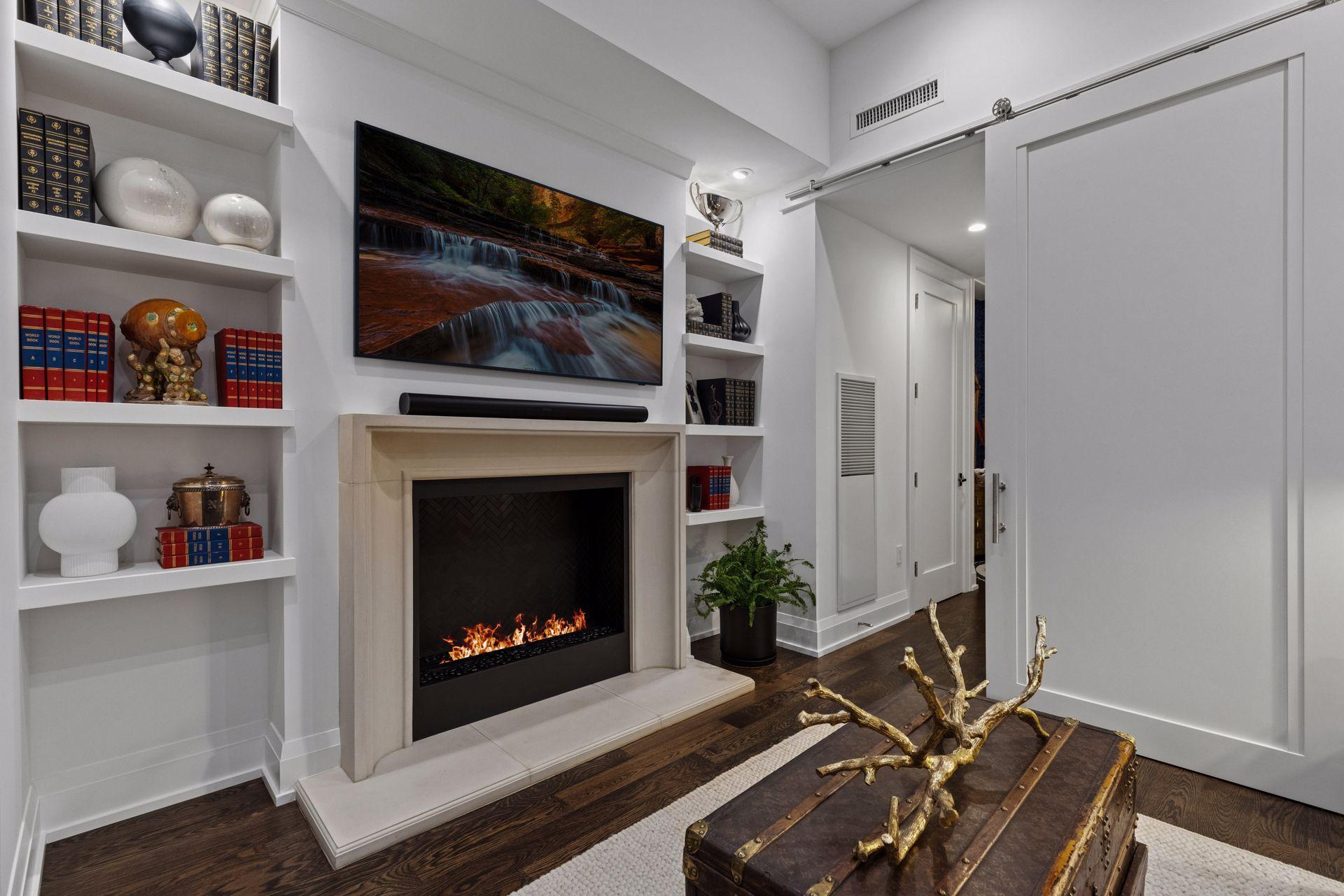 1111 W River Parkway Unit: 15E