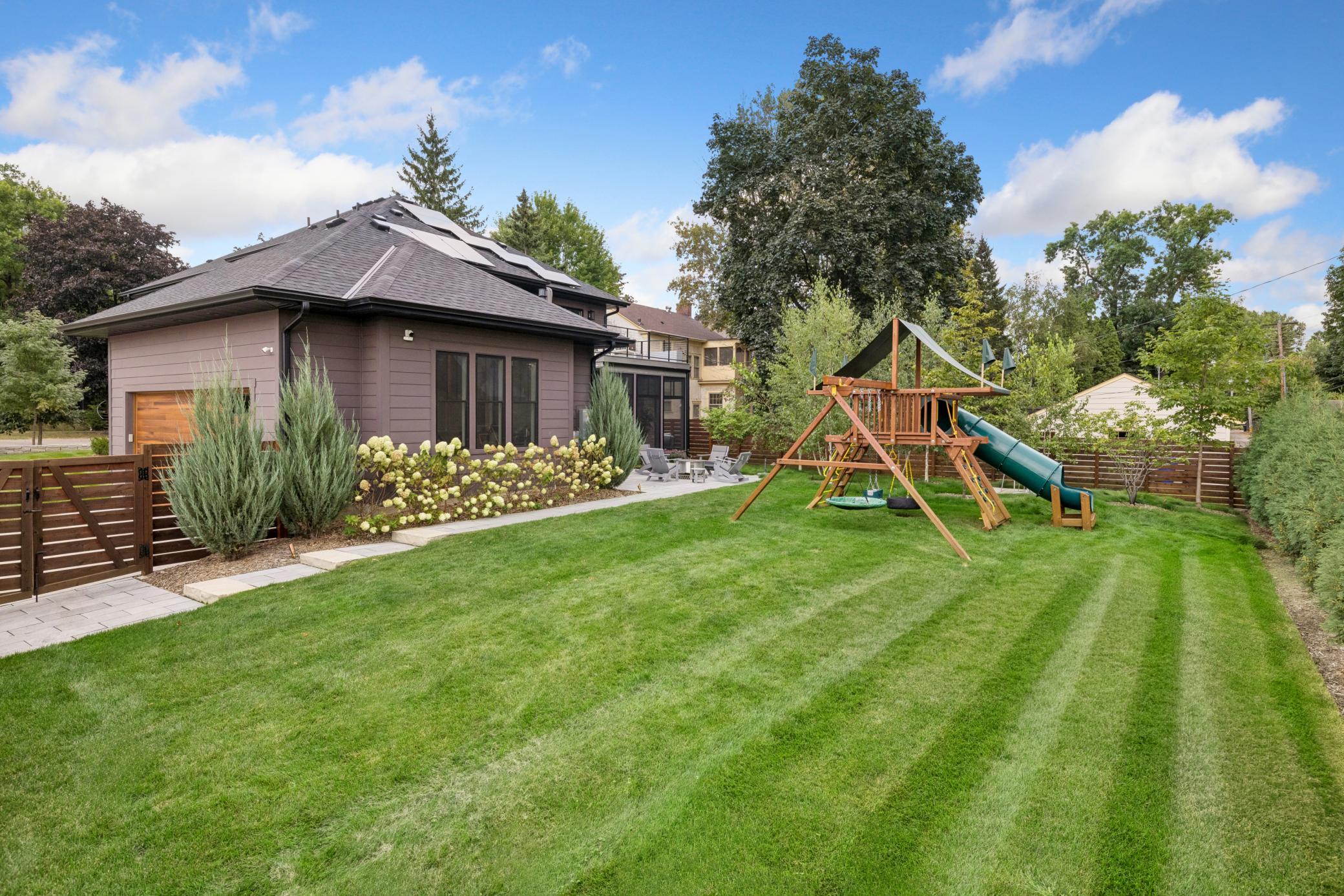 363 Woodlawn Avenue