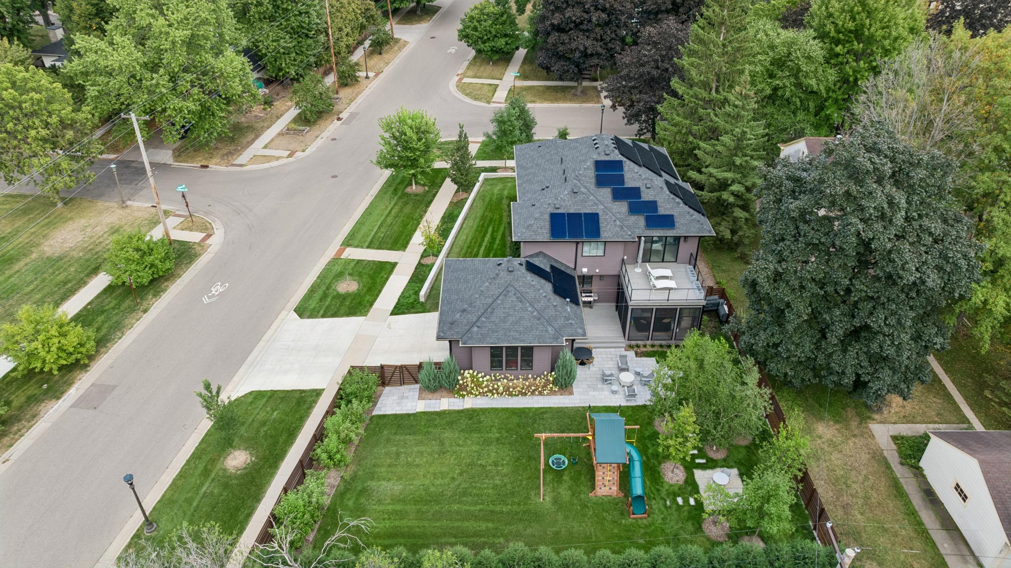 363 Woodlawn Avenue