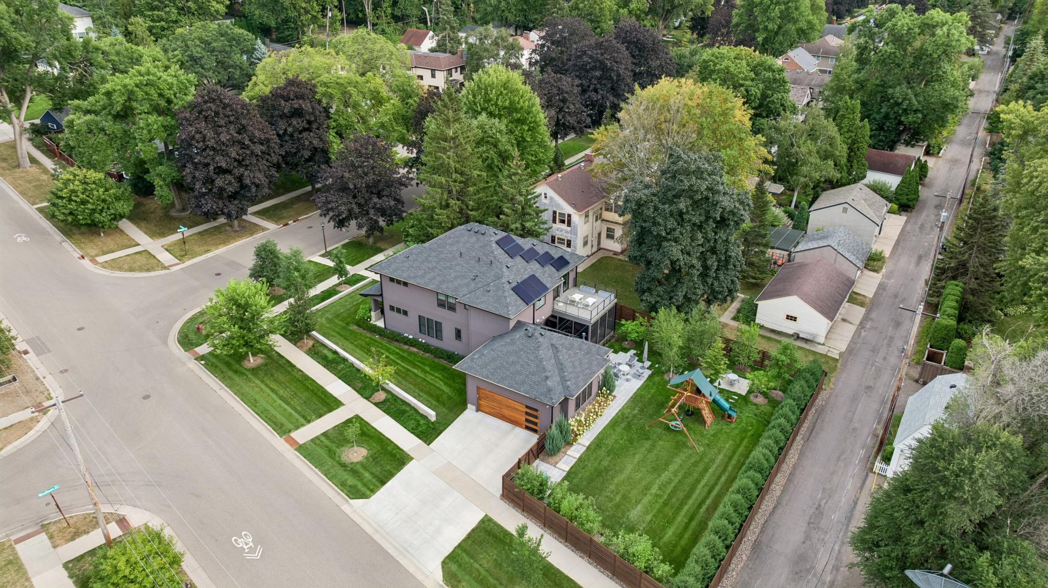 363 Woodlawn Avenue