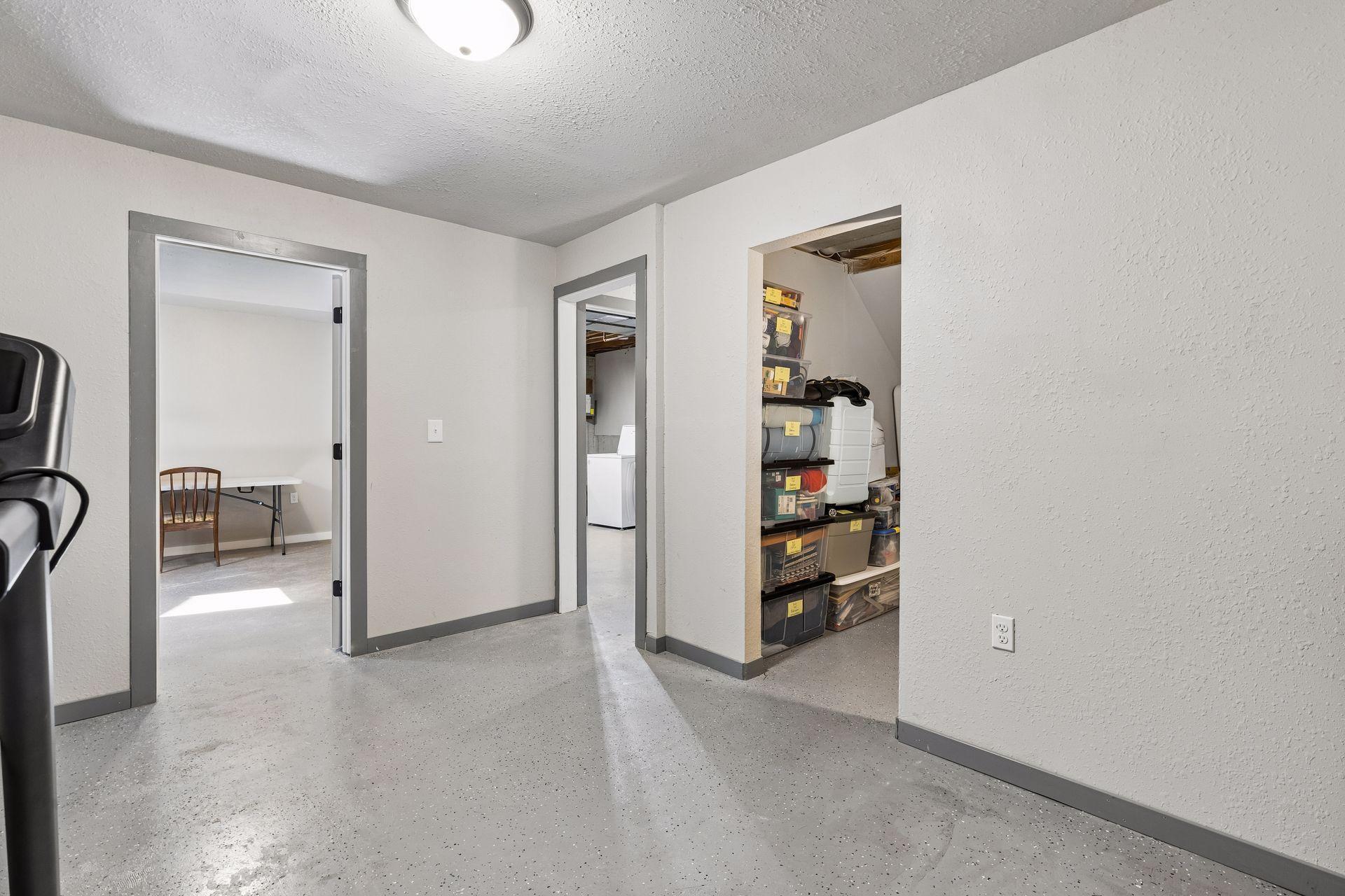 521 Central Avenue W