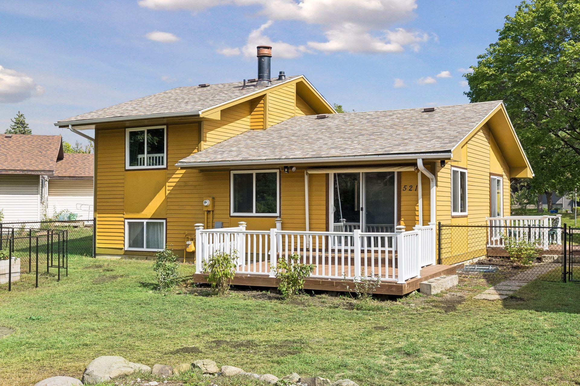 521 Central Avenue W