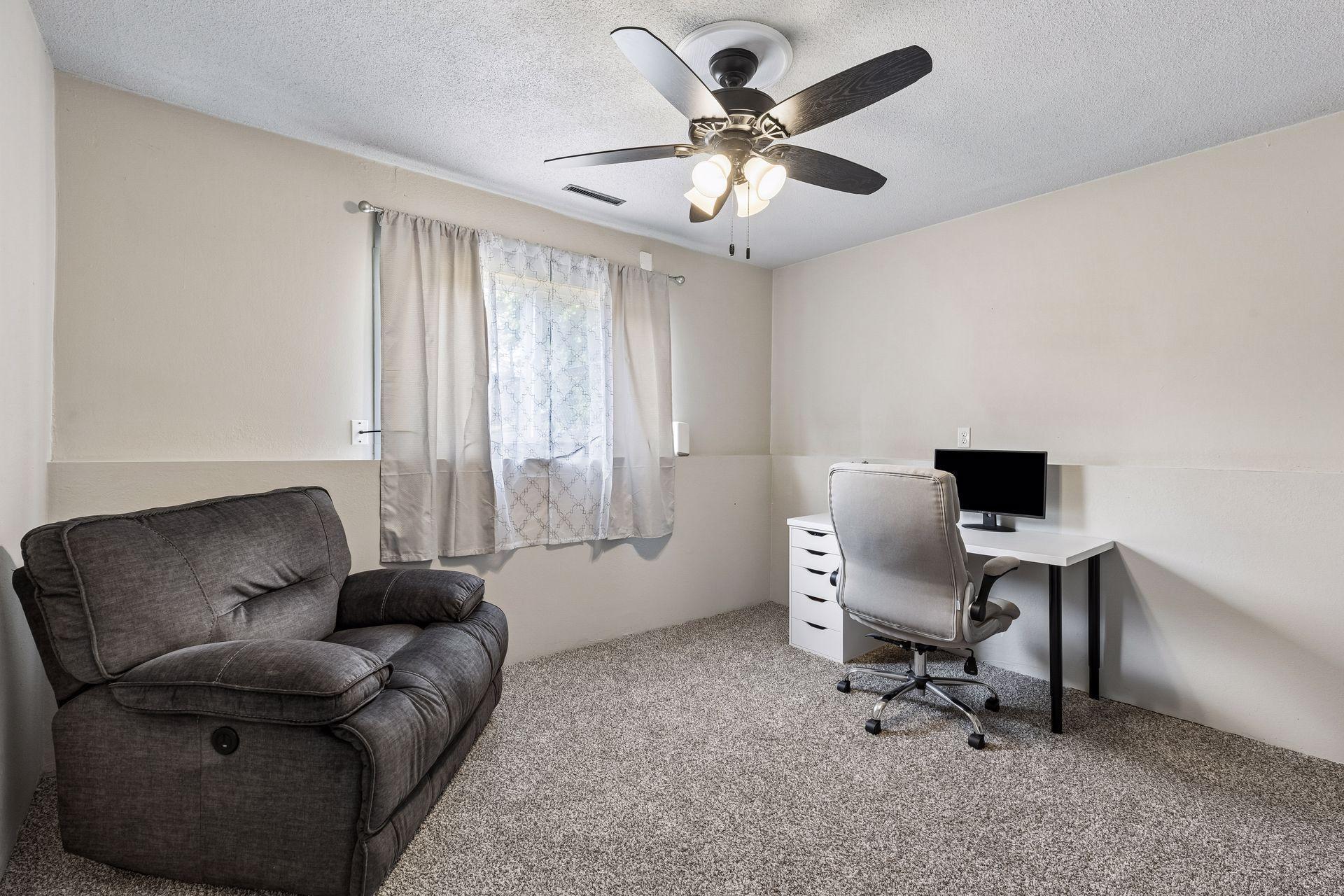521 Central Avenue W