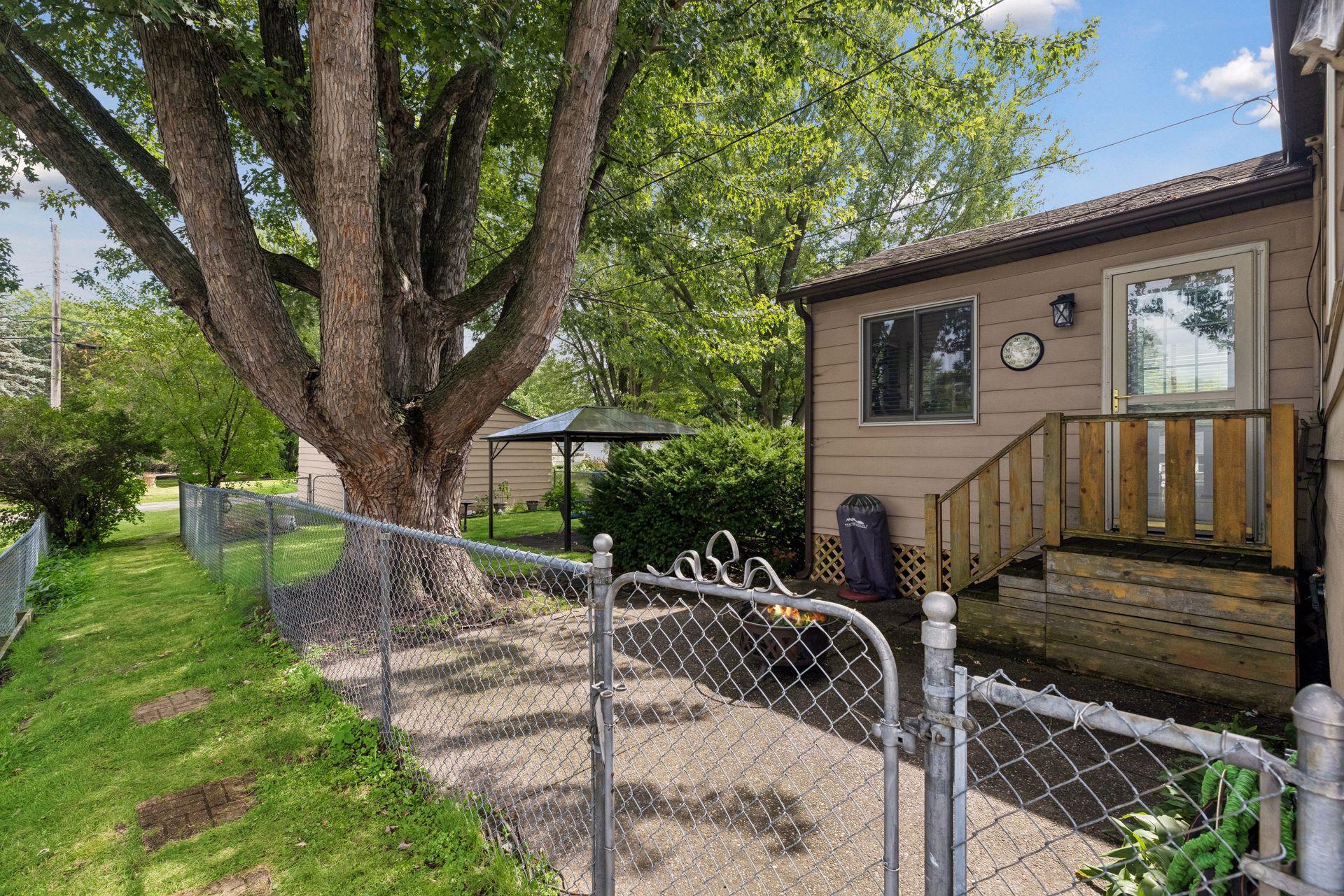 1190 Ottawa Avenue