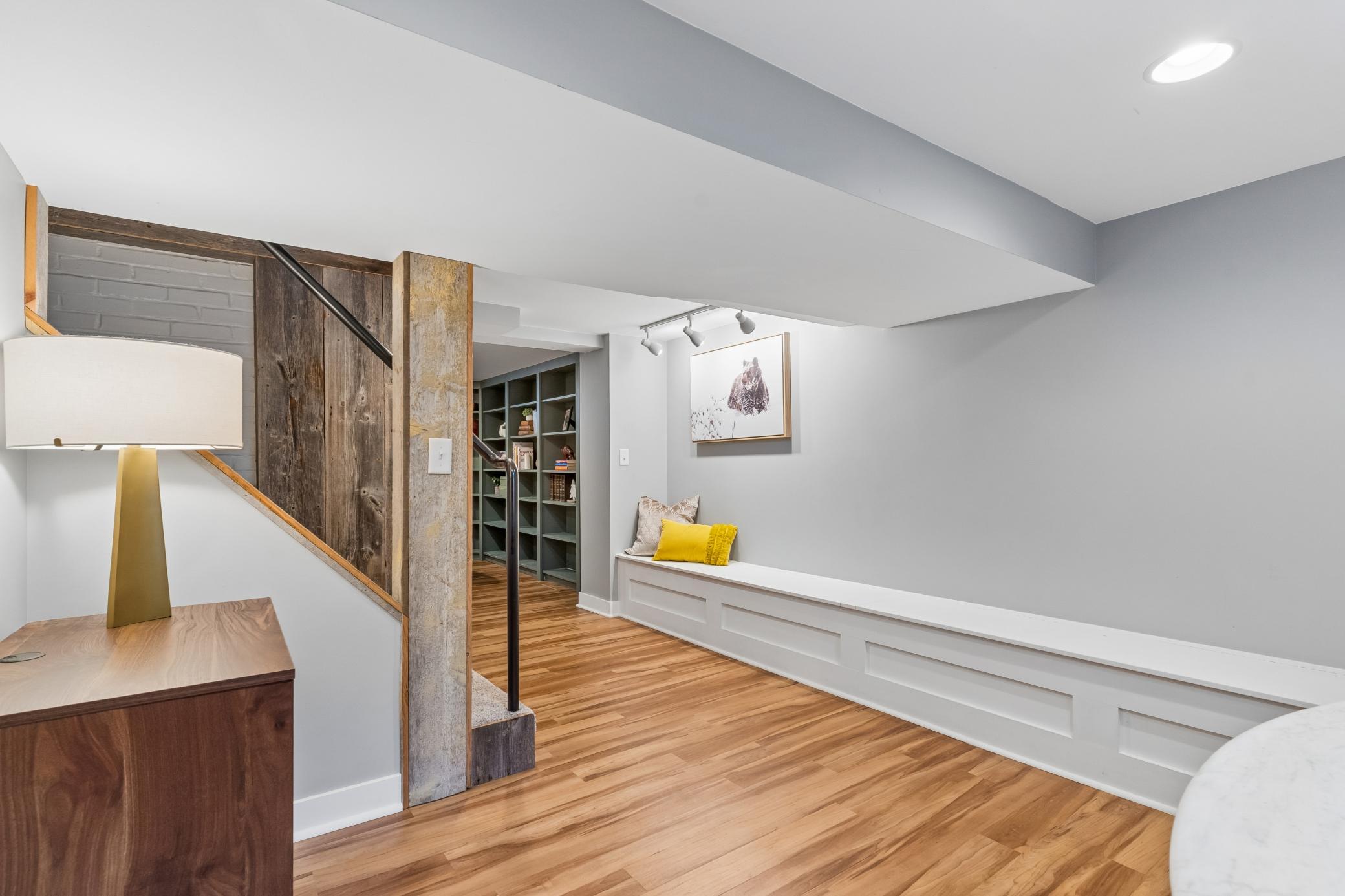 588 Montrose Lane