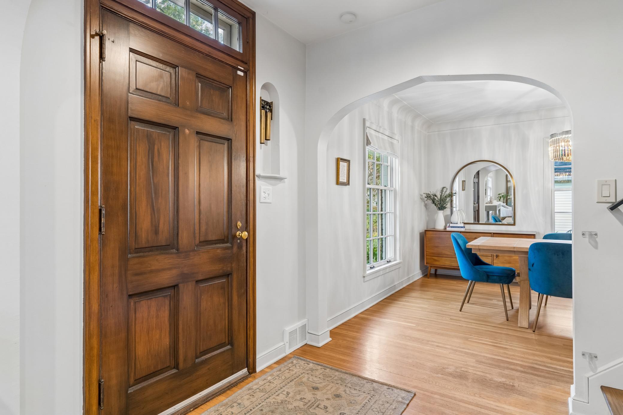 588 Montrose Lane