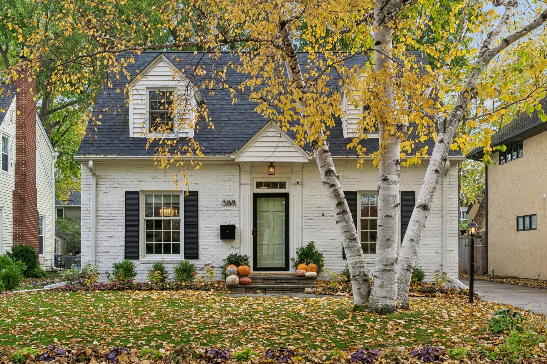 588 Montrose Lane