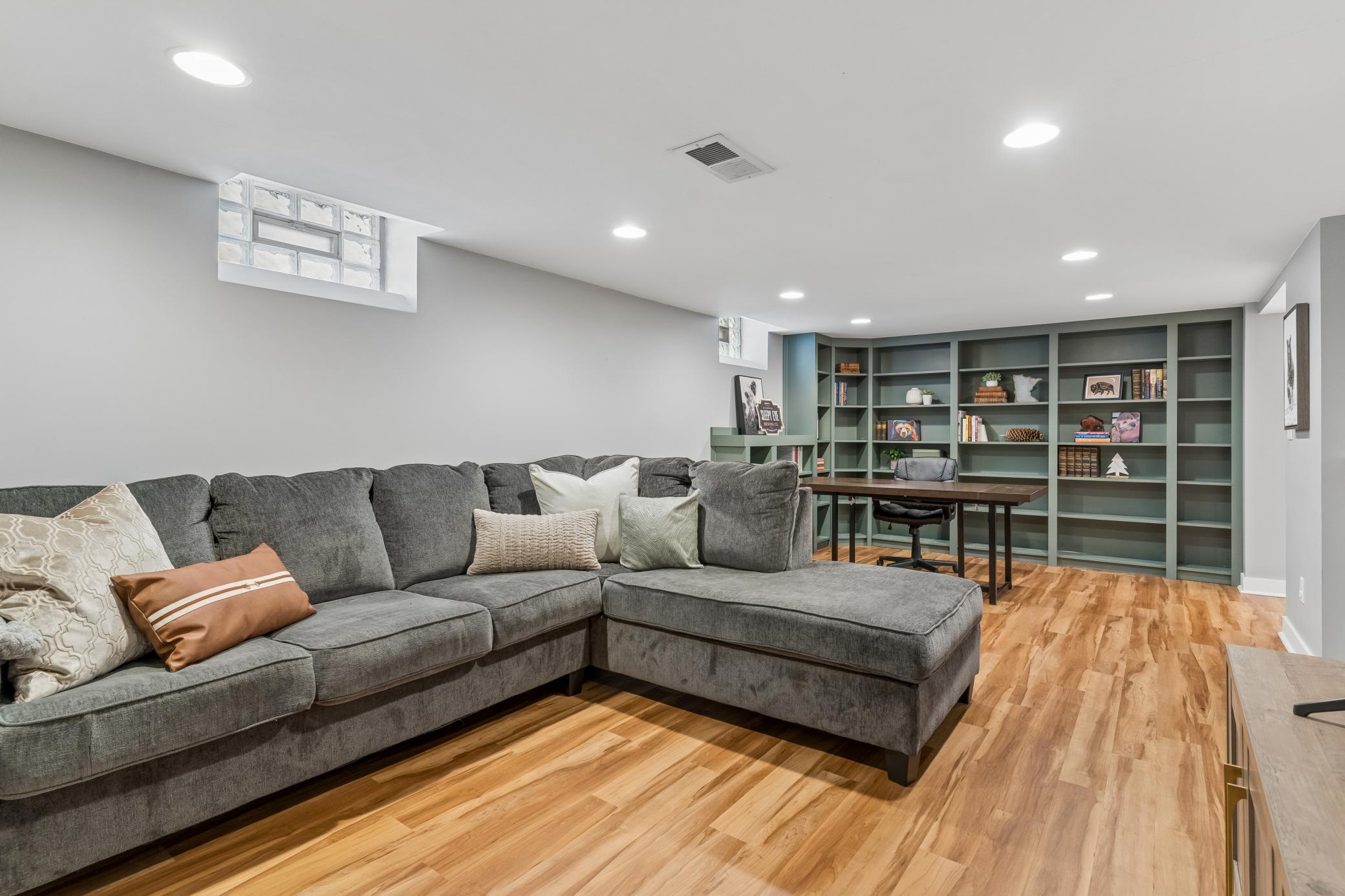 588 Montrose Lane