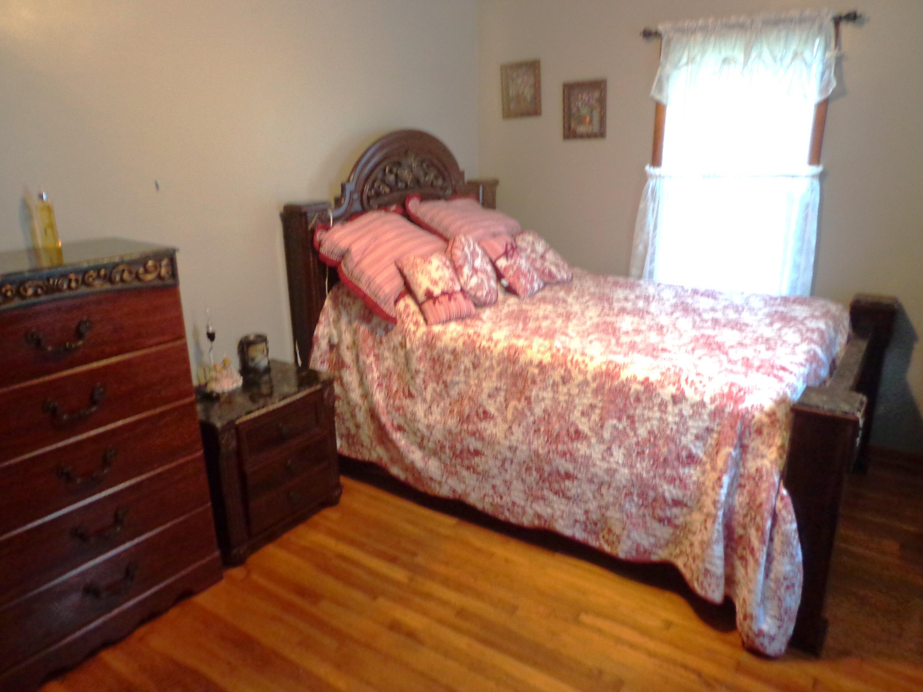 3925 Old Logan Road SE