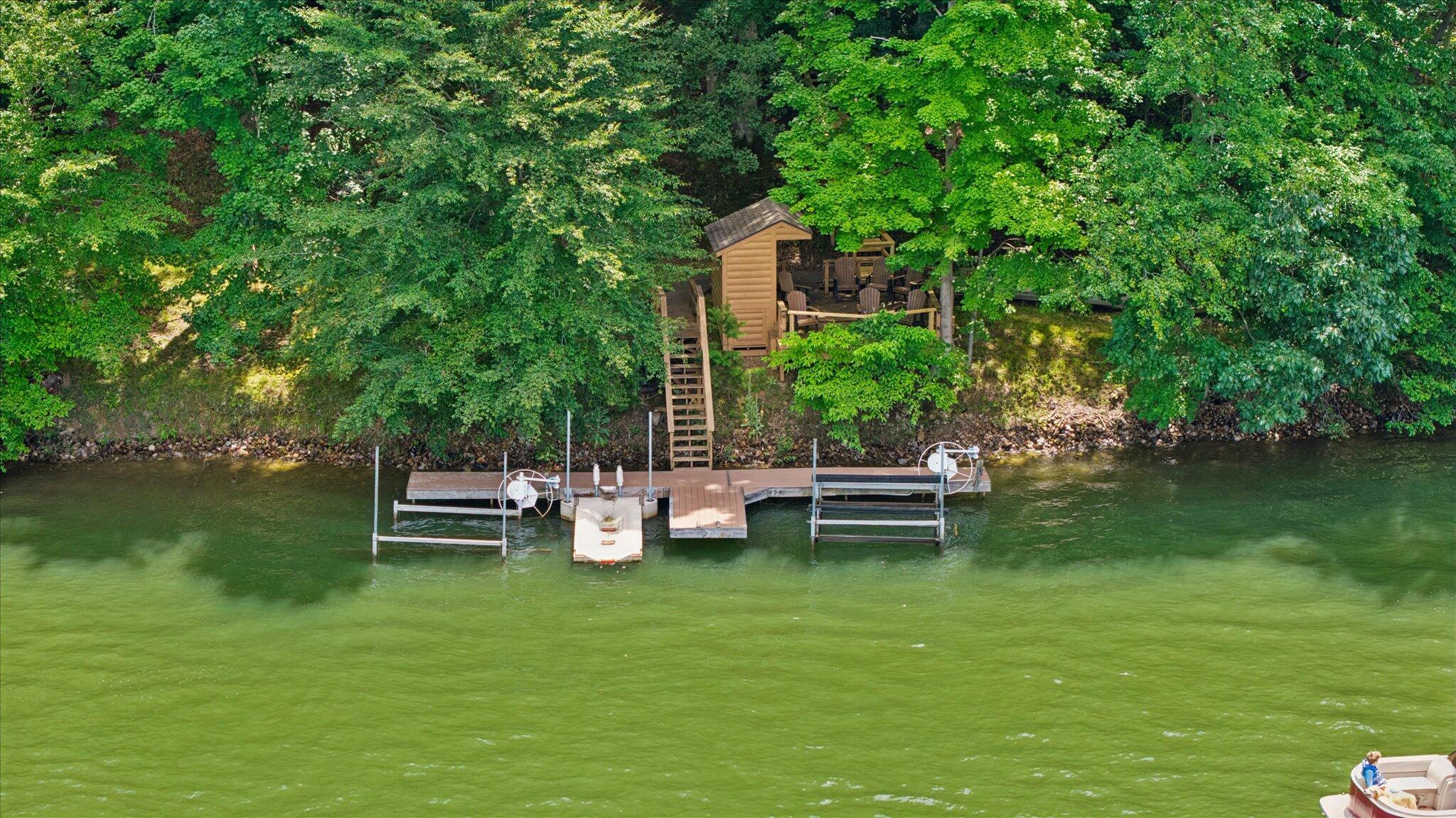 654 Natchez Lane