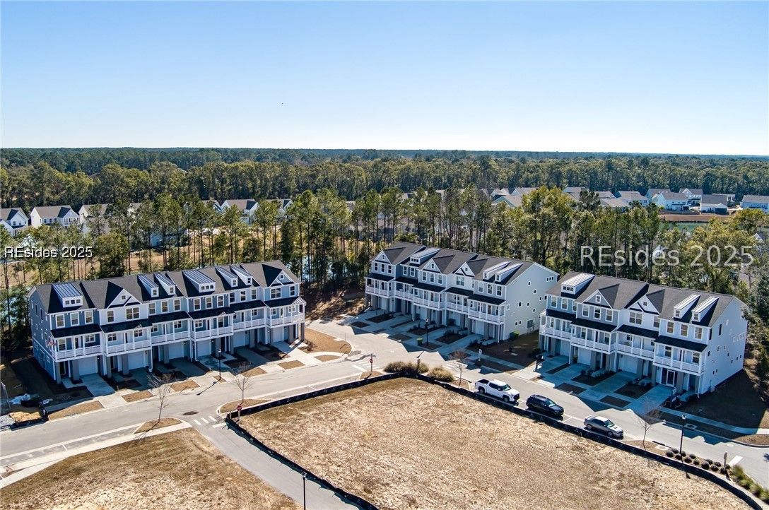 409 Parkside Commons