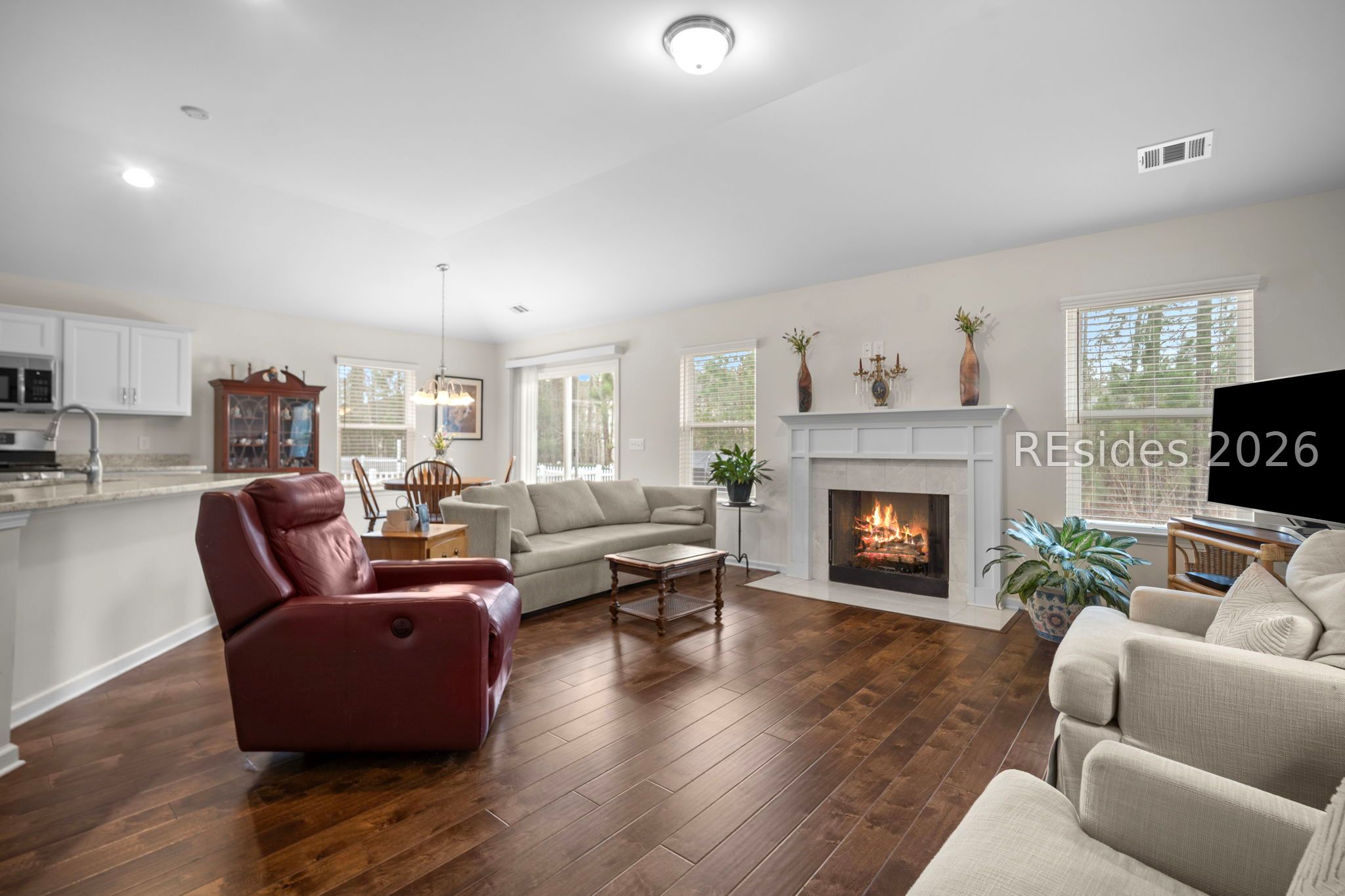 112 Lakeway Drive