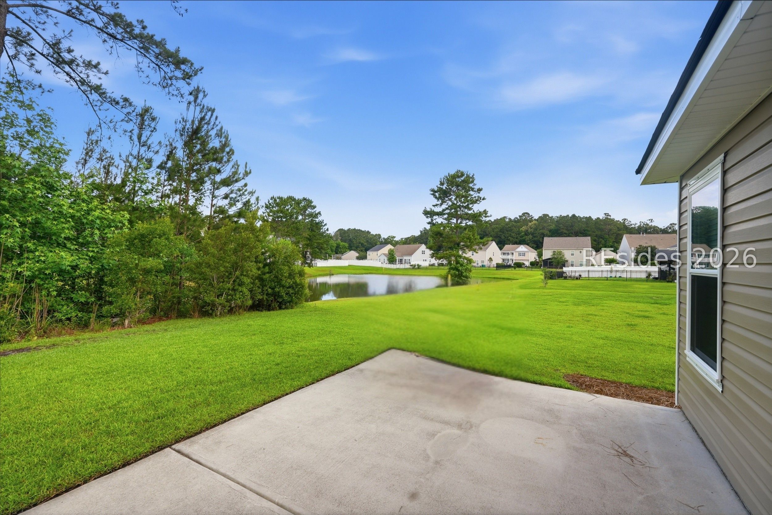 112 Lakeway Drive