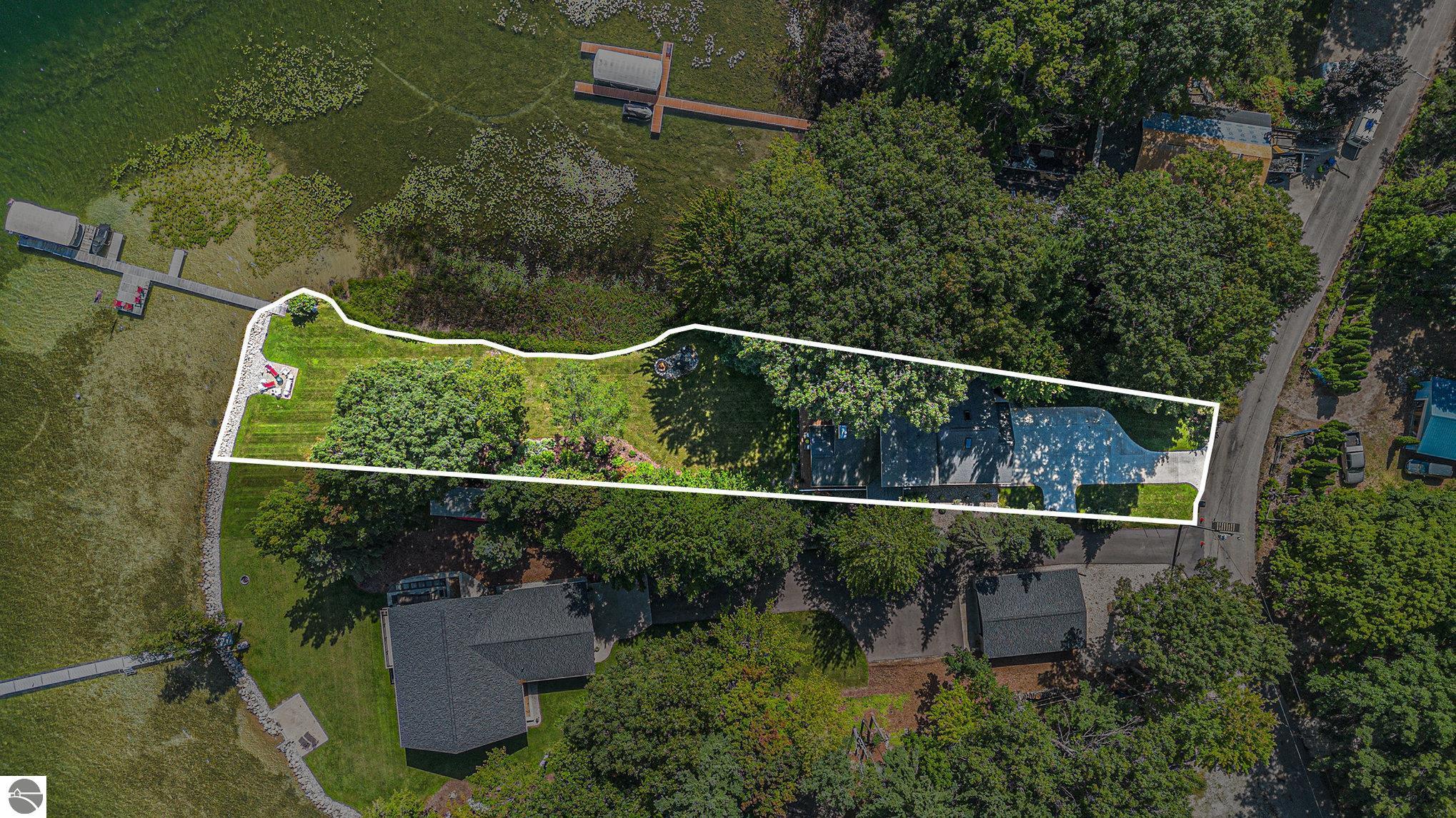 4911 Lakeview Drive