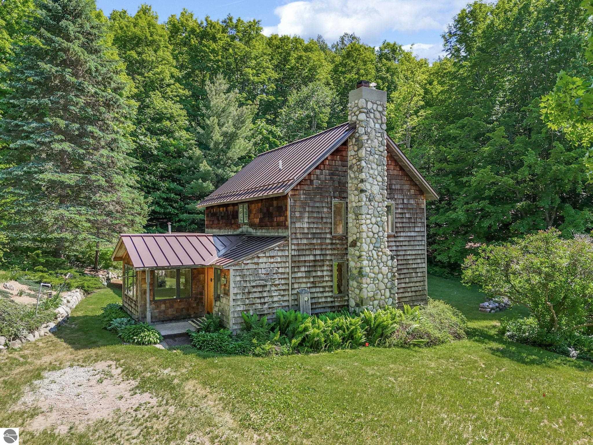 2747 S Good Harbor Trail