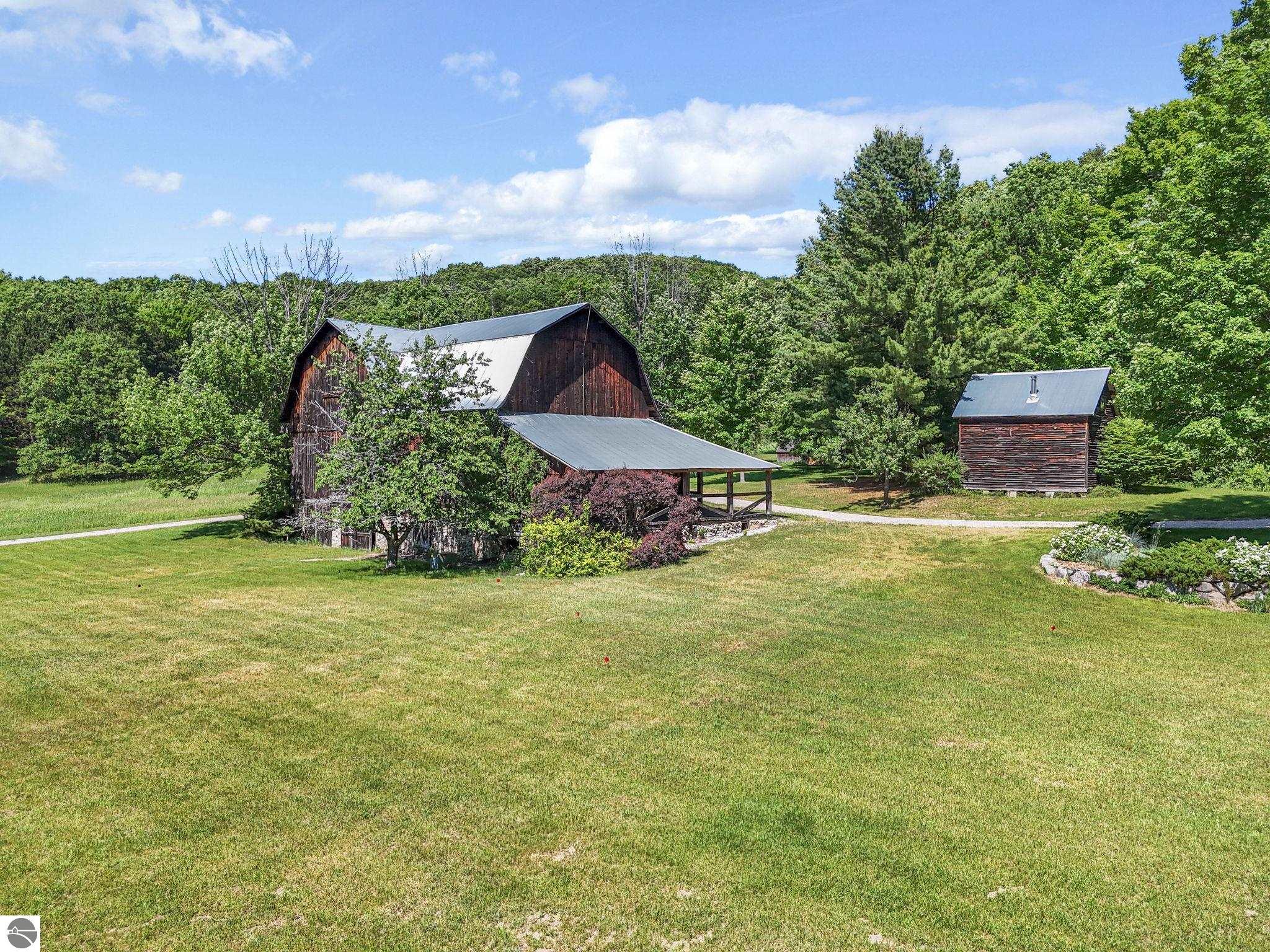 2747 S Good Harbor Trail