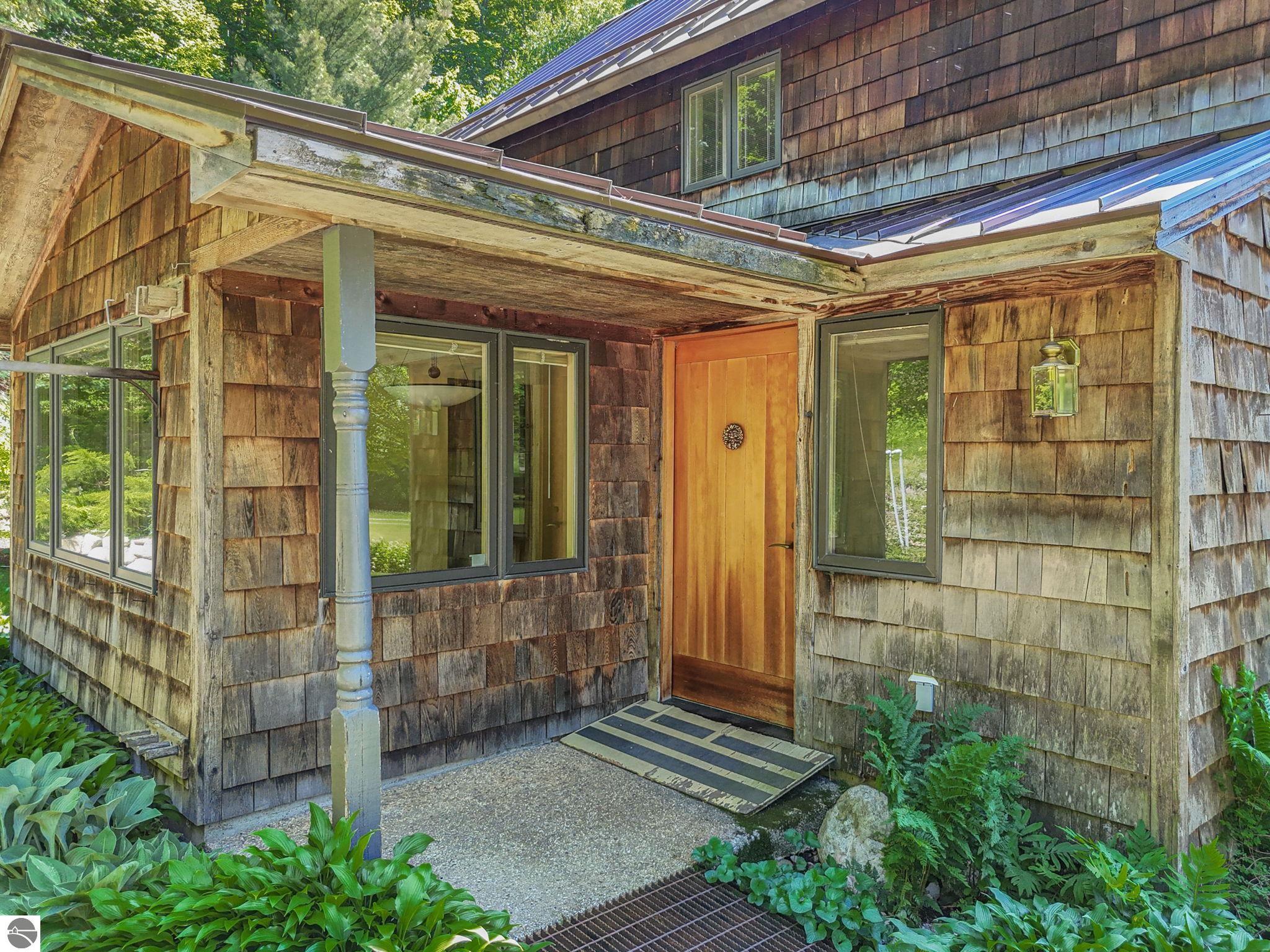 2747 S Good Harbor Trail