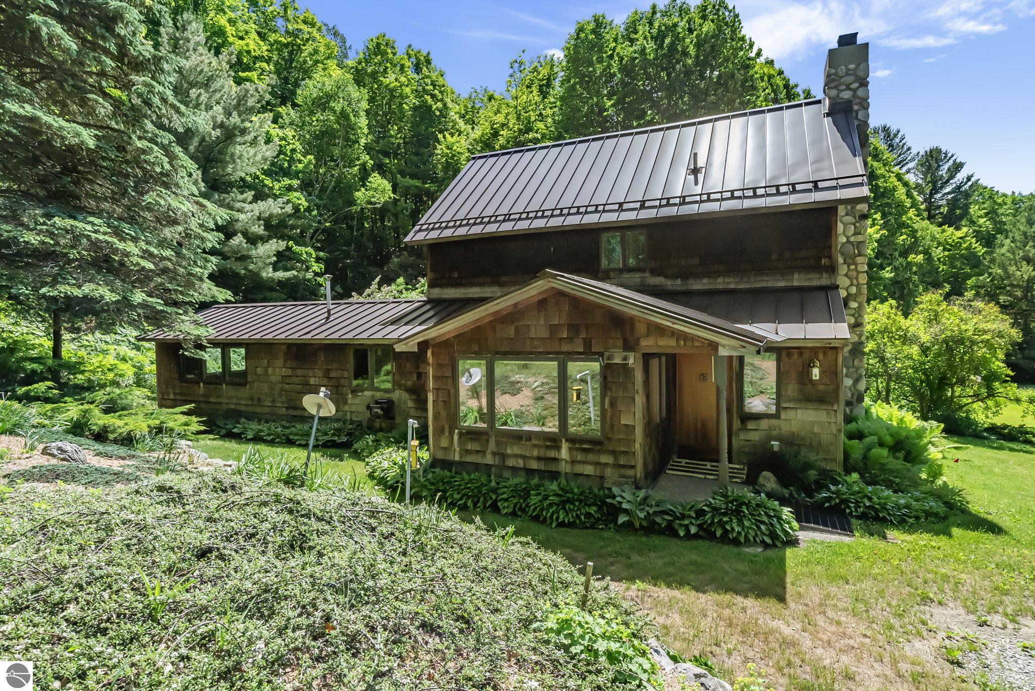 2747 S Good Harbor Trail