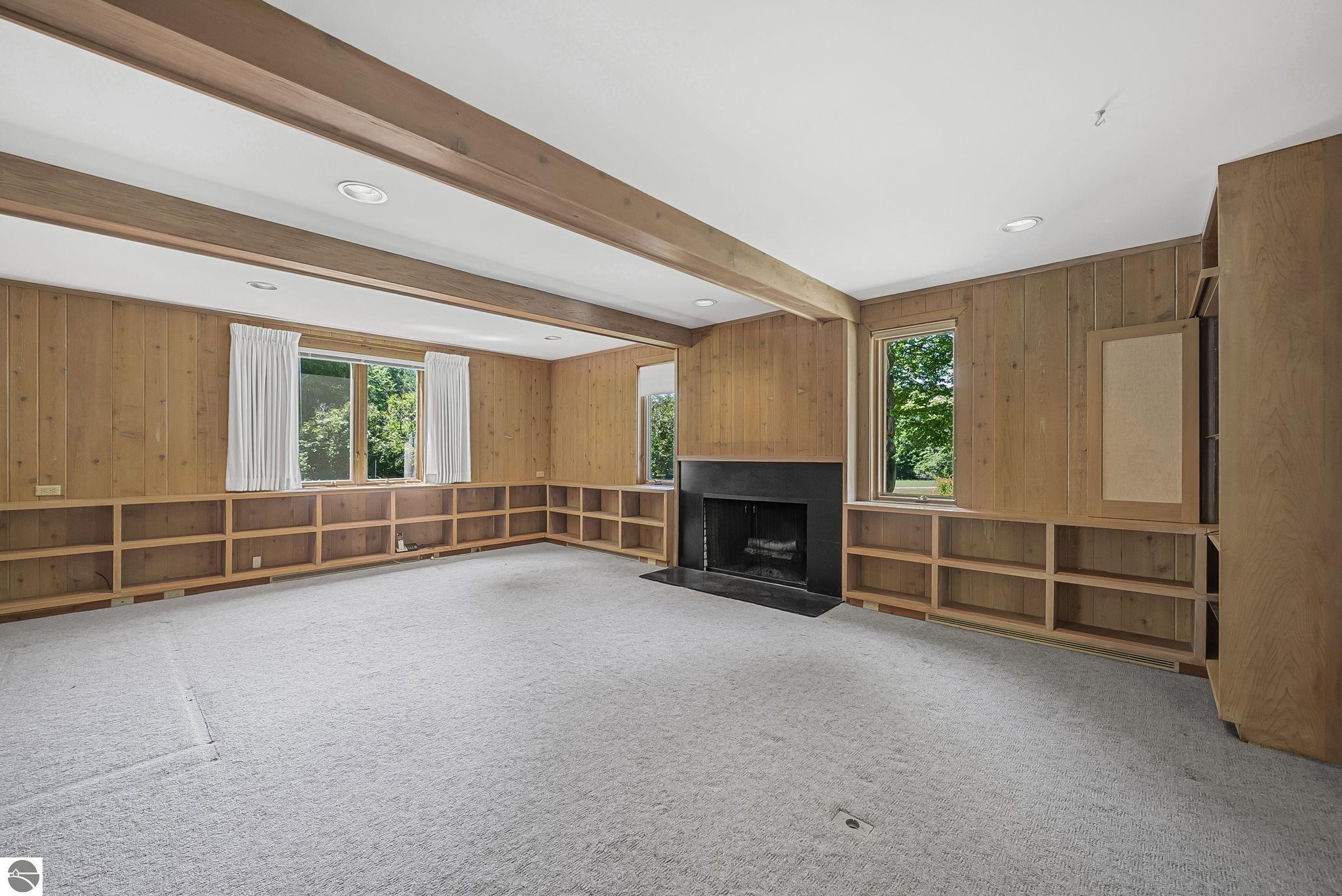 2747 S Good Harbor Trail