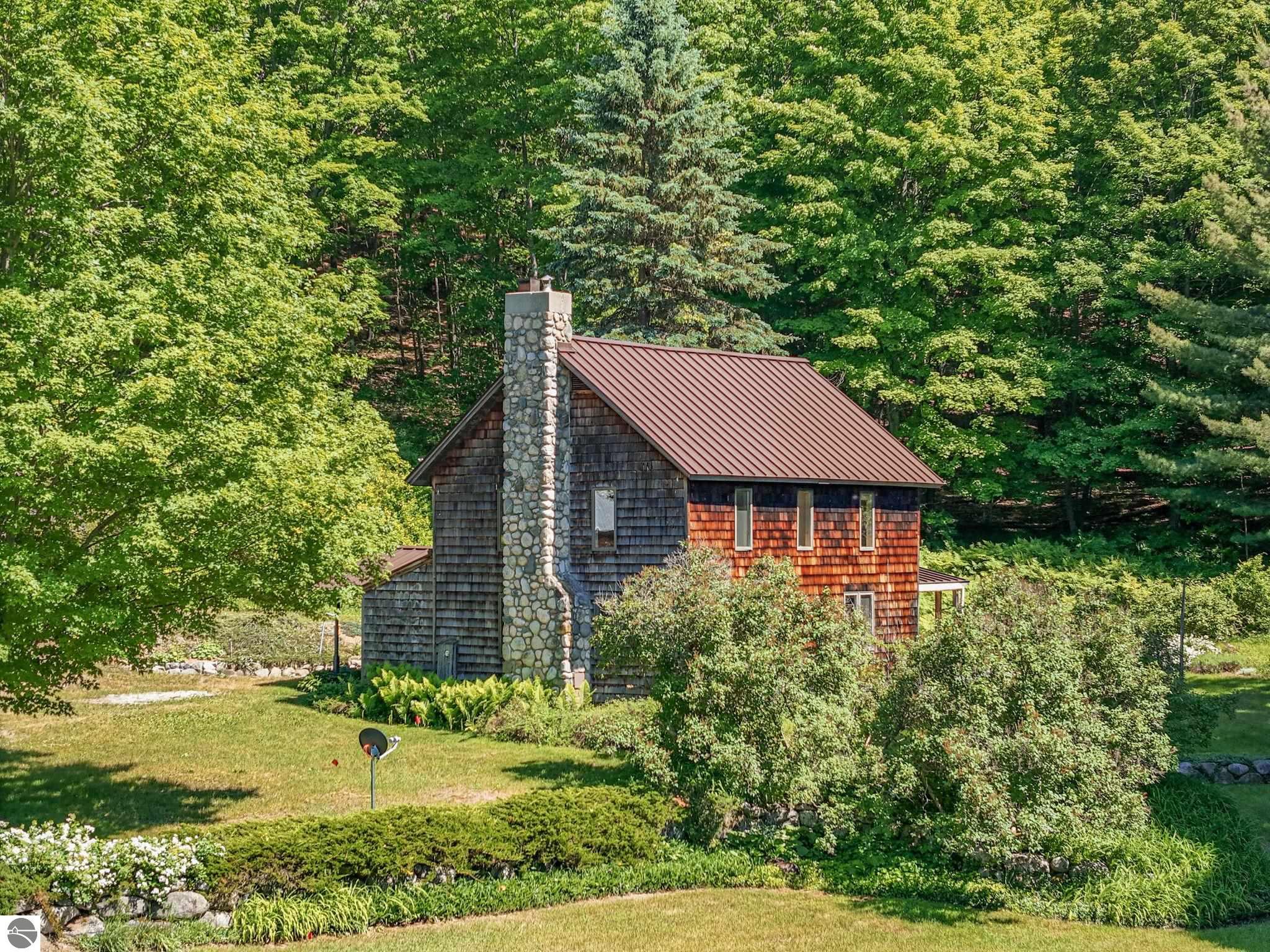 2747 S Good Harbor Trail
