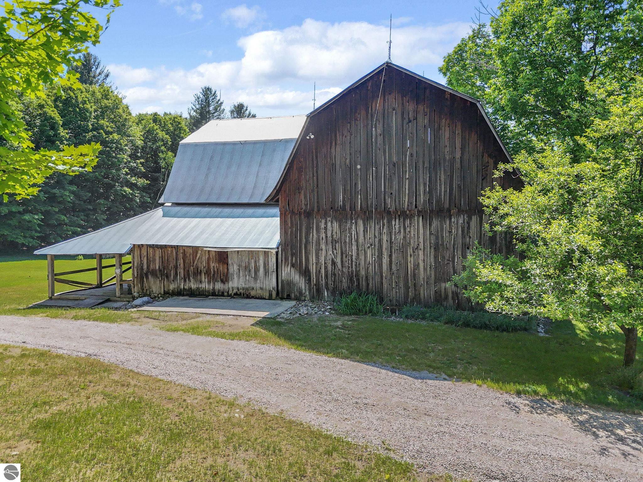 2747 S Good Harbor Trail
