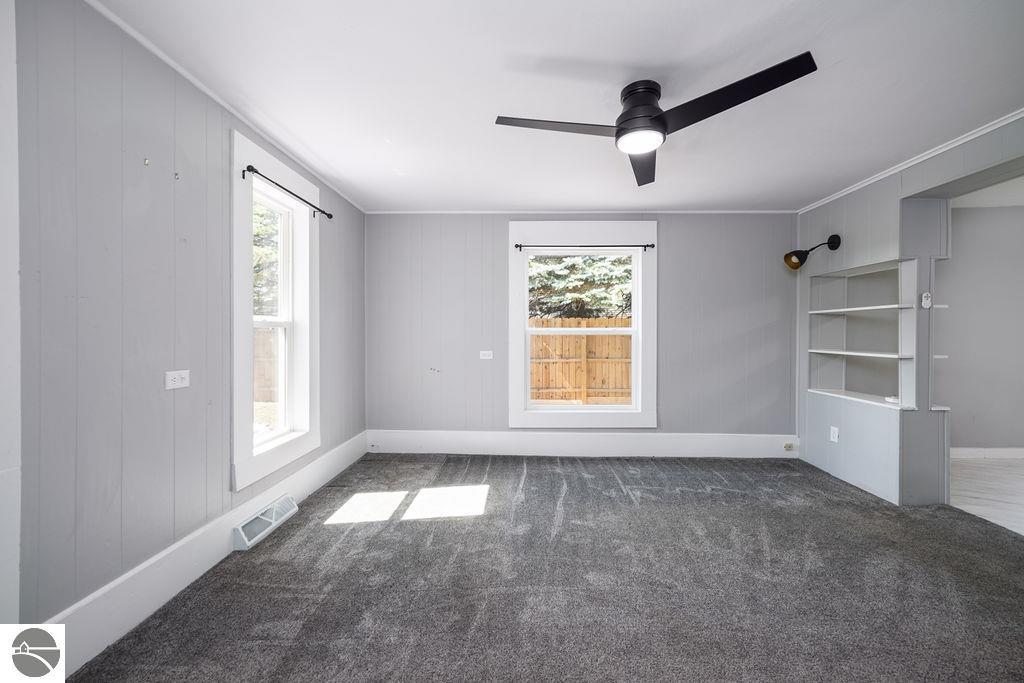 211 Oak