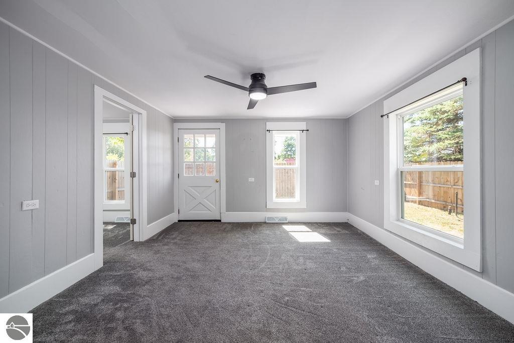 211 Oak