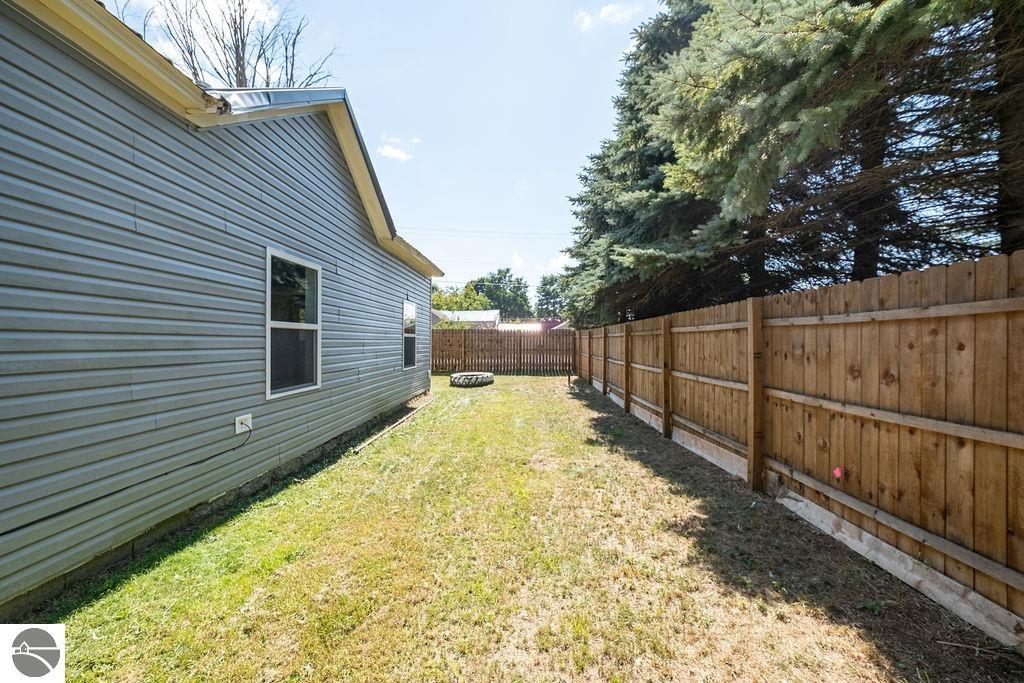 211 Oak